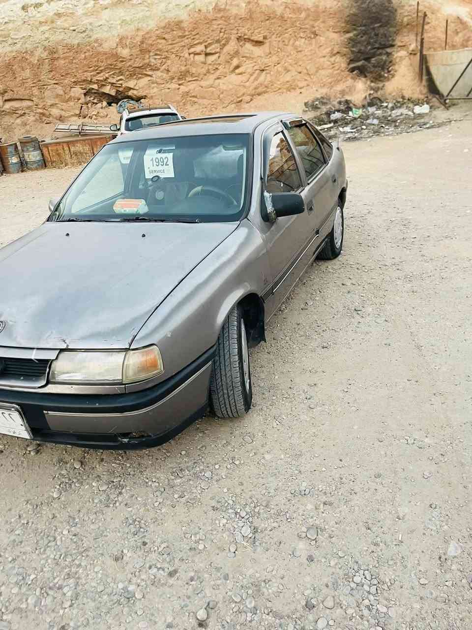 اوبل فكترا موديل 92 
رقم كركوك سنوية عاج 
سنوية منتهي 
بيهه كوبون بانزين
السيارة بيها 200 الف غرامة ينزل من السعر 
مابيها ضربة ولا معجون ولا دواخل
كير و محرك بشرط لا صرف ولا بخار
كهربائيات كلة شغال ماعندك ولا كلوب مايشتغل 
قفل مركزي تدفئة شغال 
لايت زينون سقف سلايت 
 دواخل نضيف جدا 
مكان السيارة كركوك
سعرة ٢٧وبيها مجال بسيط للطيبين 
رقم موبايل ***********

