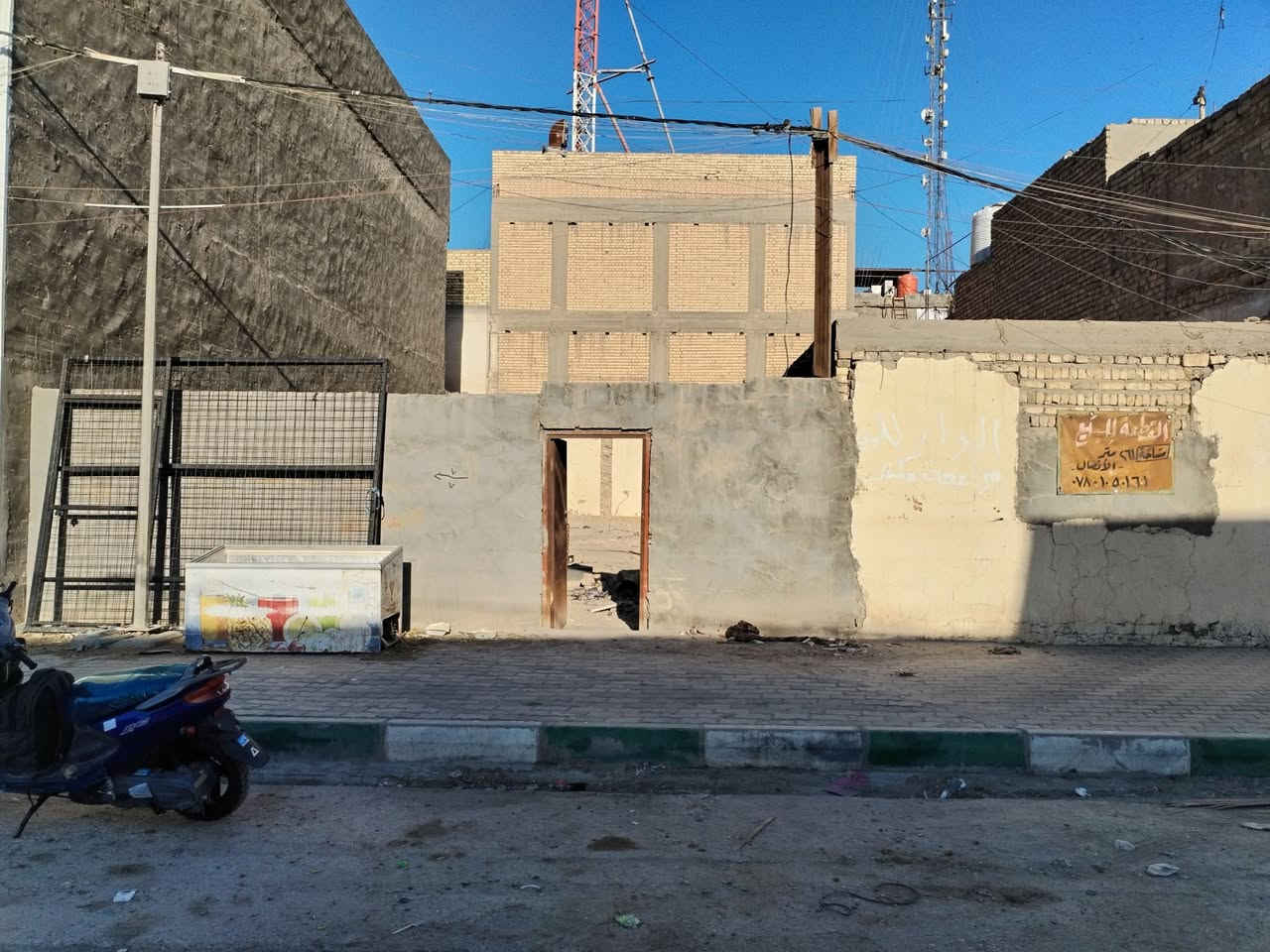 السلام عليكم
قطعه للبيع
العنوان الشرجي شارع البريد وره شارع الجسر مقابيل مستوصف الثوار بصف الركن مساحه 261 نزال 22 تقريبن
واجه 12
طابو صرف بسمي وحدي بل طابو 
للئستفسار ***********
