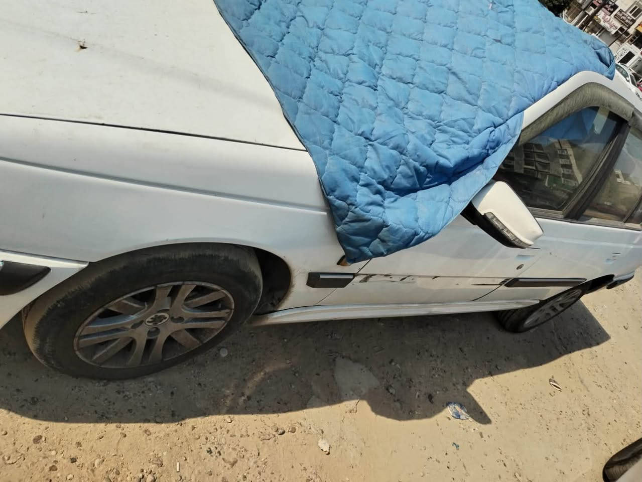 السلام عليكم بيجو موديل 21 ماشيه 65 الف السيارة بيه ملاحضات بسيطه محور كير اوتو والكير ماله بي كلجات يعني ميمشي مكينه بيه كازكيت مسوي بيه بارد بلباب وبنيد طاير مرجعه نفسه السيارة عارضه ب45  
***********
