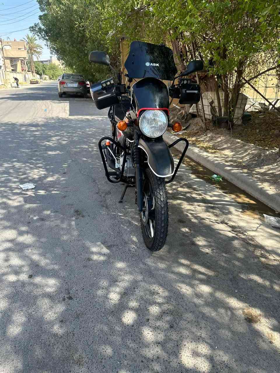 السلام عليكم بوكسر موديل ٢٣وخير من الله دراجه مال دوام وخير من الله دراجه بس اوراق بدون رقم العنوان بغداد الغدير سعر الدراجه ١٦٠٠وبيها مجال حك جيه *********** متوفر وتساب ورصيد
