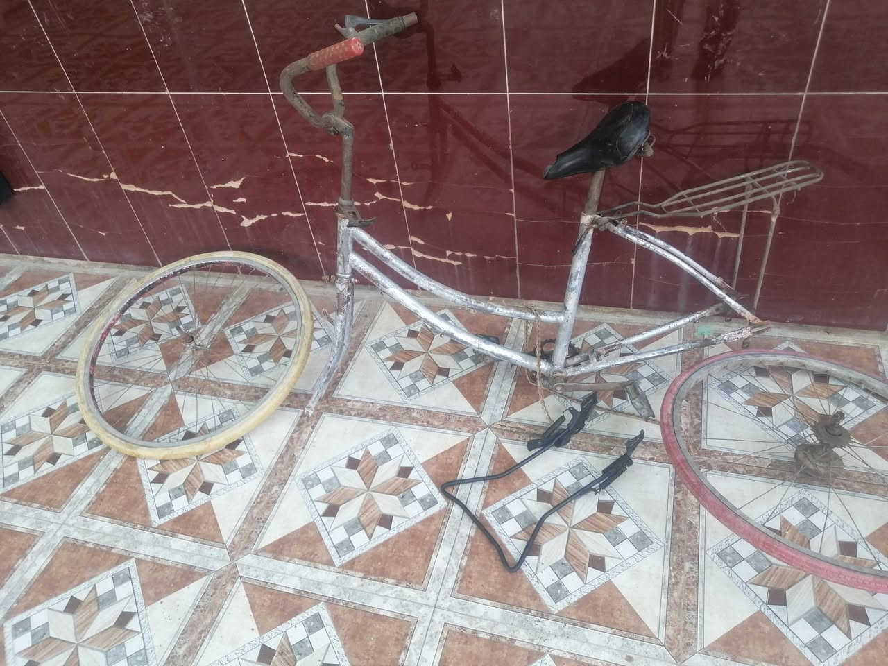 باسكل عقرب لجوب لوره مزروف  لسعر 30 وبي مجال للطيبين  لرقم ***********
