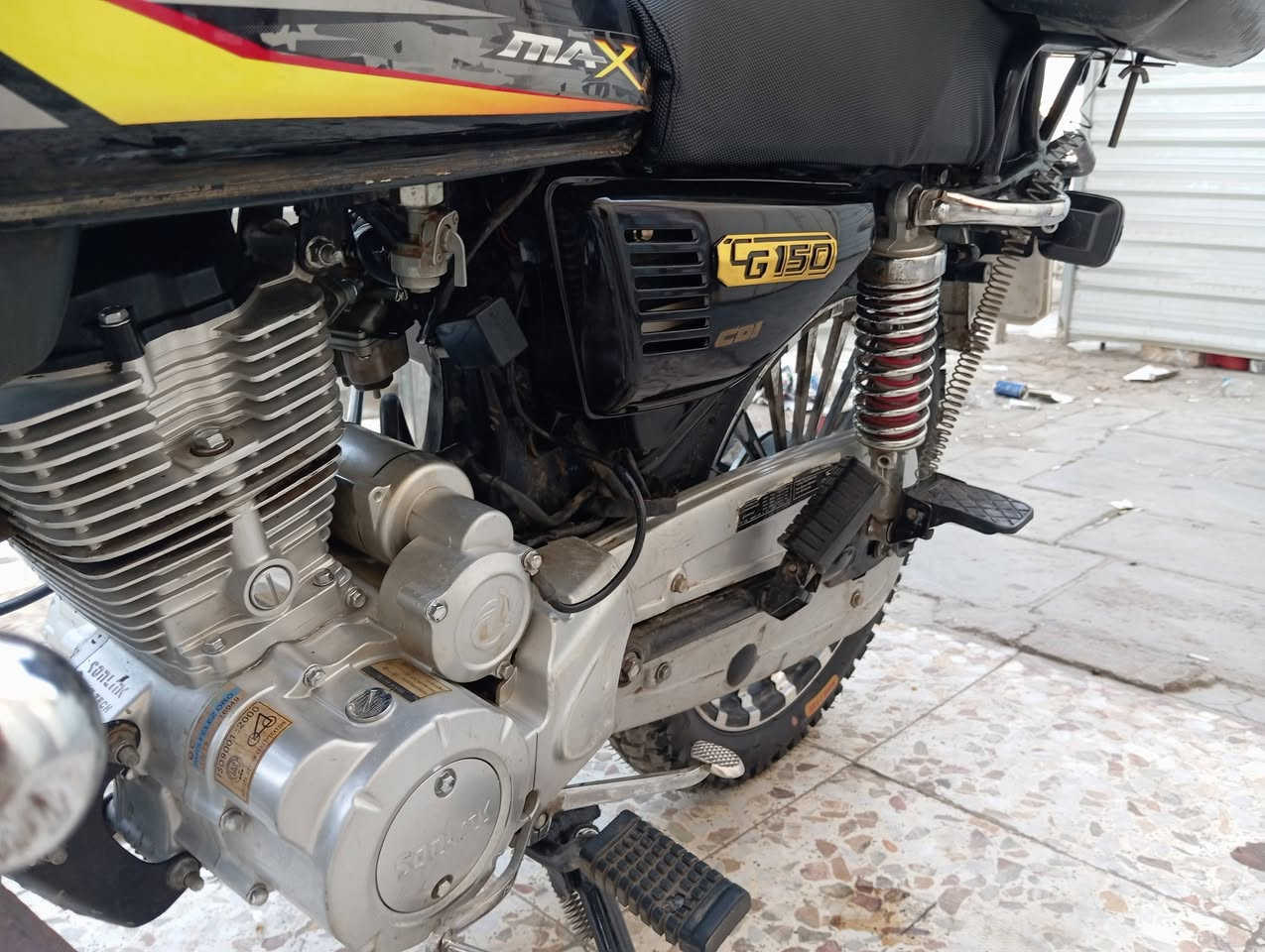 🏍️ للبيع سولنك سيفان 200cc
🎖️ موديل 2025
⚙️ 5 گير                                                                                                       📄 أوراقها كاملة
⚠️ الشاشة ما تشتغل فقط 
📍 بغداد – الزعفرانية
💰 السعر: 700 ألف قابل للتفاوض بالمعقول
📞 ***********
