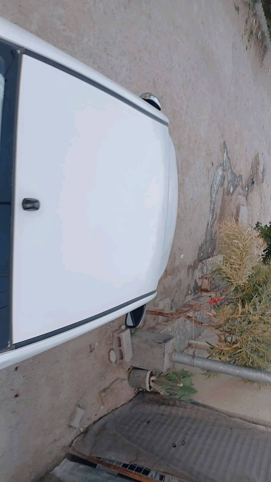 سيار ه سيراتو مديل ٢٠١٢رقم سليمانيه سعره ٨٨ ورقه بيه مجال ضربتهه بيه جنطه فقط تبديل جنطه وكاله ممكن نجف حي النداء شارع المجمعات رقم ***********