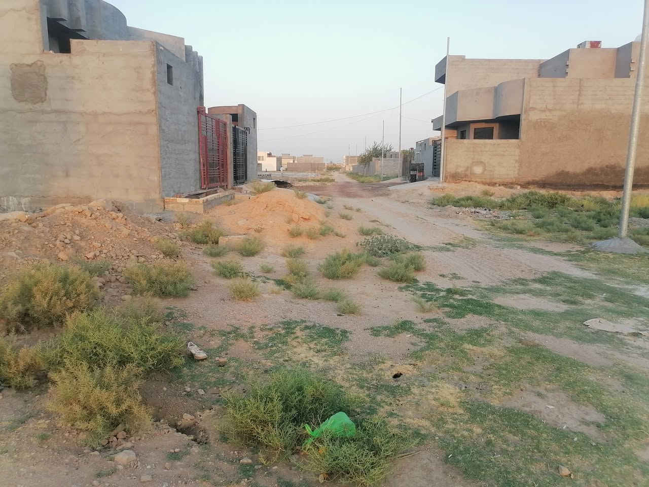 قطعه ارض للبيع مساحه 150 متر مدفونه كامله طابو زراعي 25 تحويل مباشر واجهيه سبعه ونص نزال عشرين السعر 15 وبيهه مجال بسيط الشراي مكاني الصقلاويه كاع الكبيسي امراوس بسياره هم يرهم *********** ***********
