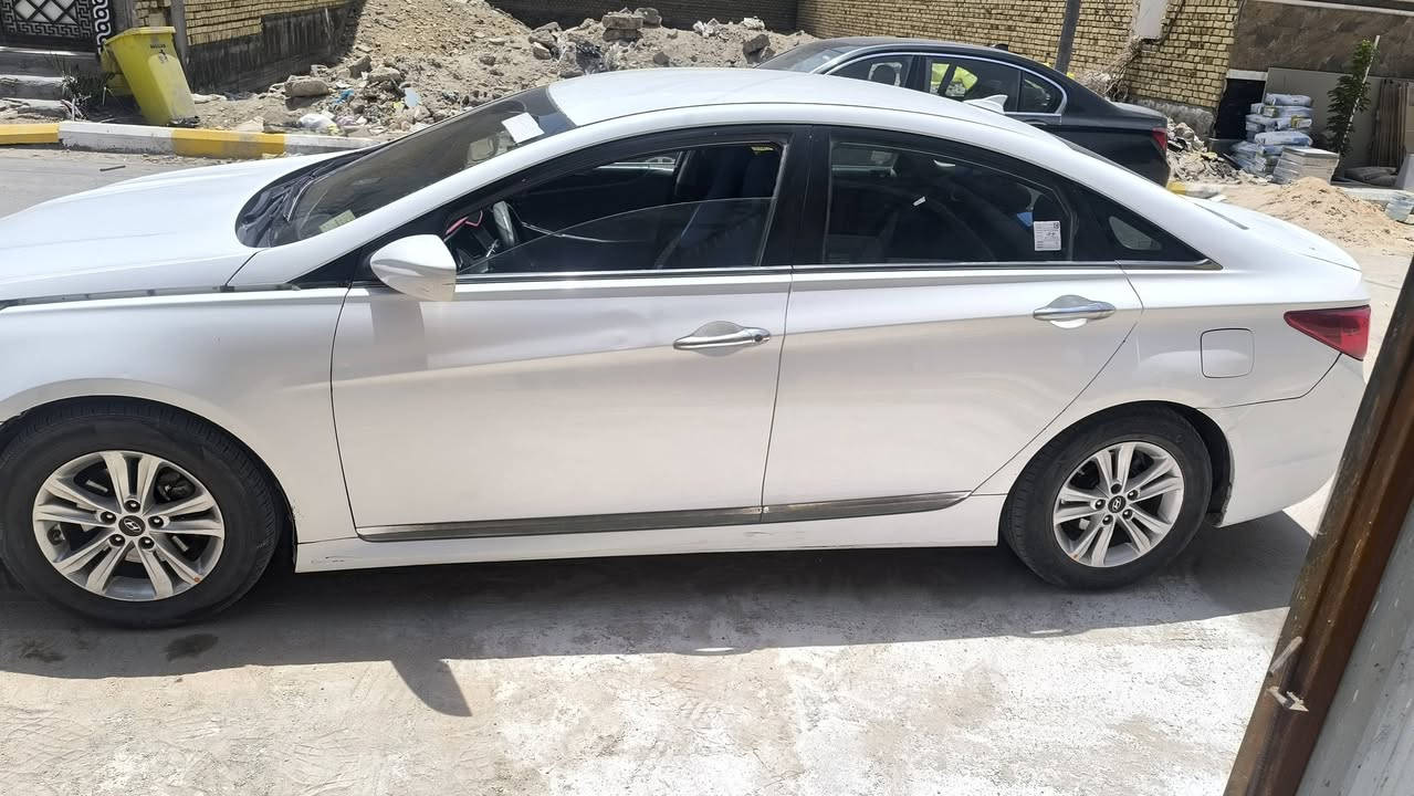 سوناتا موديل 14 امريكي سعرها 90بيها مجال قليل الناصرية .الاسكان الصناعي  ***********
