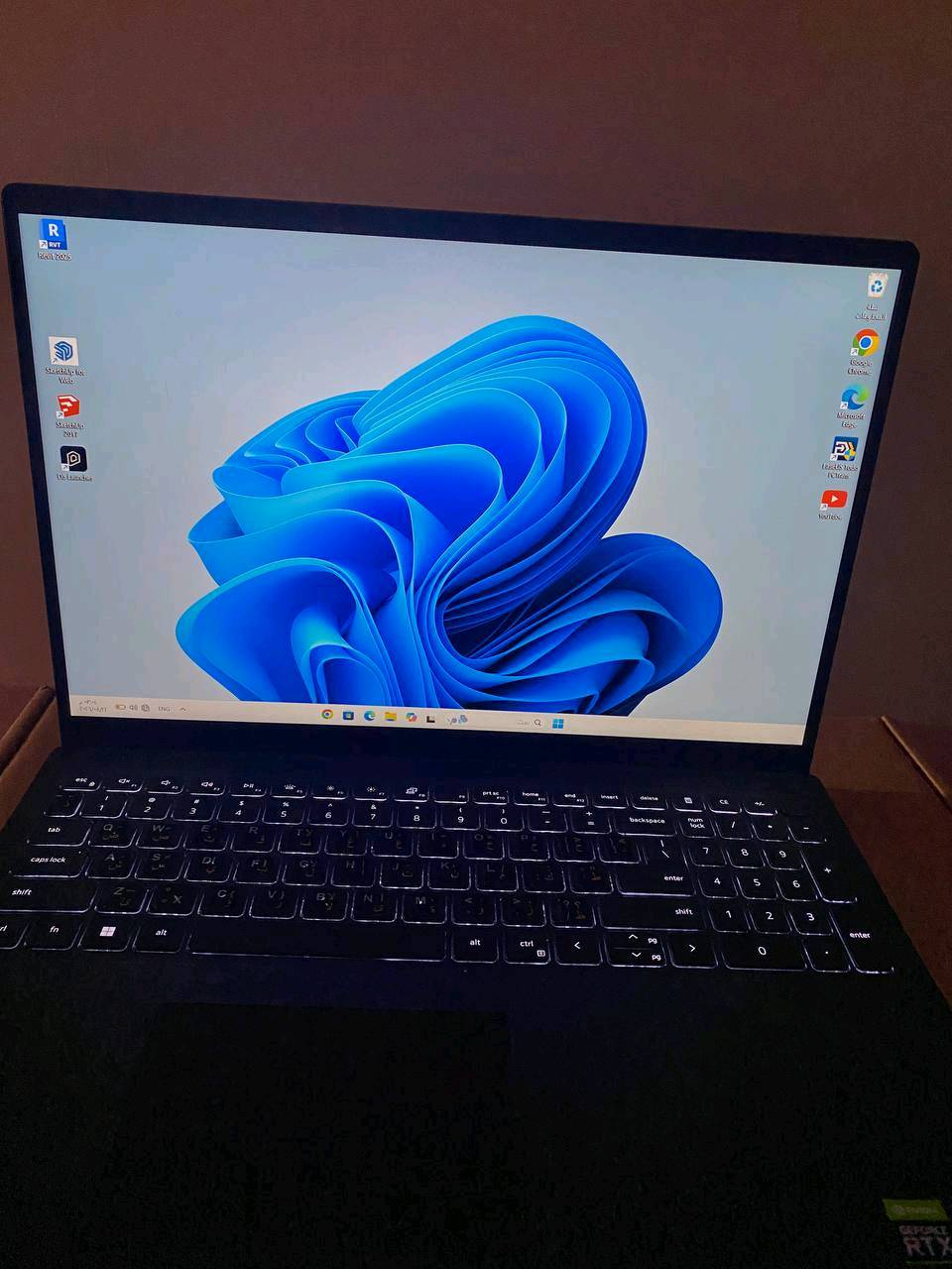 للبيع —. Dell Vostro 16 7620
للبيع لابتوب Dell Vostro 16 7620 بحالة ممتازه مناسب للدراسة والهندسة المعمارية والتصميم والاستخدام اليومي.
المواصفات:
المعالج: Intel Core i7-12700H الجيل 12
الرام: 16GB DDR5 4800MHz
كرت الشاشة: NVIDIA GeForce RTX 3050 Ti 4GB GDDR6 منفصل
التخزين: 512GB SSD NVMe
الشاشة: 16 بوصة WUXGA 1920×1200
نسبة الشاشة: 16:10
كرت شاشة مدمج: Intel Iris Xe
الواي فاي: Wi-Fi 6E
البلوتوث: Bluetooth
النظام: Windows 11 Pro
الشاحن: أصلي
البطارية: تعمل بشكل جيد تمشيك ساعه ونص 
الابتوب بي ضربه خفيفه مماثره عليه بشي مثل مموضح بصوره
السعر 750 وبيها مجال للشراي  
استفسار خاص او ع رقم  
 يتوفر توصيل ***********