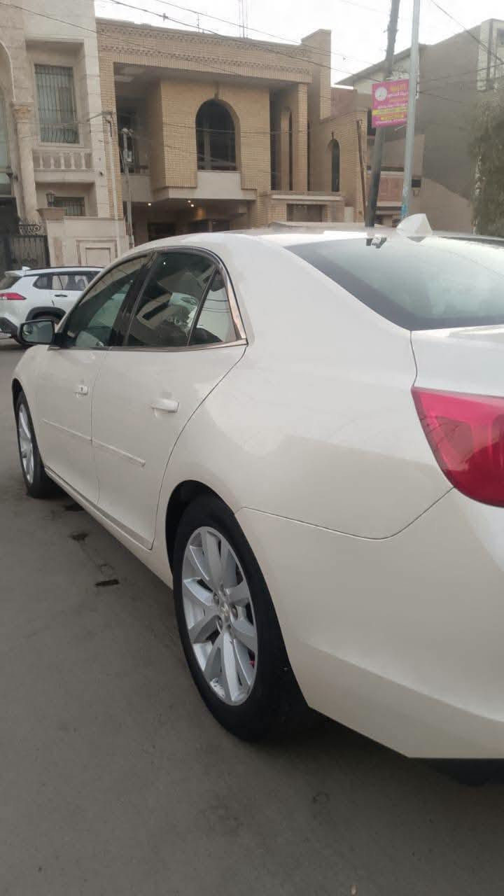 بيع او مراوس 
السلام عليكم اخواني السيارة للبيع ماليبو 2014 فئه LTZ PLUS الوان ابيض صدفي فول 1/1 سياره ماشيه 200 الف كيلو رقم بغداد فول اعلى فئة تجي بالماليبو المقدس مكينه 2500  تنفس طبيعي الحديث بضبط 

المواصفات سلايت طكتين كشنات جلد كهرباء غرفه لوان اسود ودشبول لونين هم شاشه جبيره قلابه + قاصة وشاشة اعطال + كامره دواره رادار امامي وخلفي وجانبي تحديد مسار ونقطه عمياء نضام ملاحه مسجل ماركه pioner فول صوتها 9 دمامات بلادي بصمه تشغيل و4 بيبان  بصمه وصندوك بصمه ويل 19 بلاد رياضي جان بيه بس بدلته بويل كمارو 18 تاير 235/50/18 علمود الطسة تخم جديد دبل كزوز نضام ترحيب لايت عدسه  بلاد كشن ذاكره خزن + ستيرن متحرك اشاير مري + مري قلابه ويه RوD تحكم ستيرن فول + كروز سرعه بك لايت لد سوار بلادي قفل اطفال بلباب + اناره لد بلبيبان وبالدشبول بلادية سيارة جديدة 

حادث شويه بل دعاميه اماميه صور الحادث مع التقرير على الخاص
الاتصال على الرقم ***********سعر ها 110 ورقة وبيها مجال 

مكان بغداد اليوسفيه ناحية الرشيد
