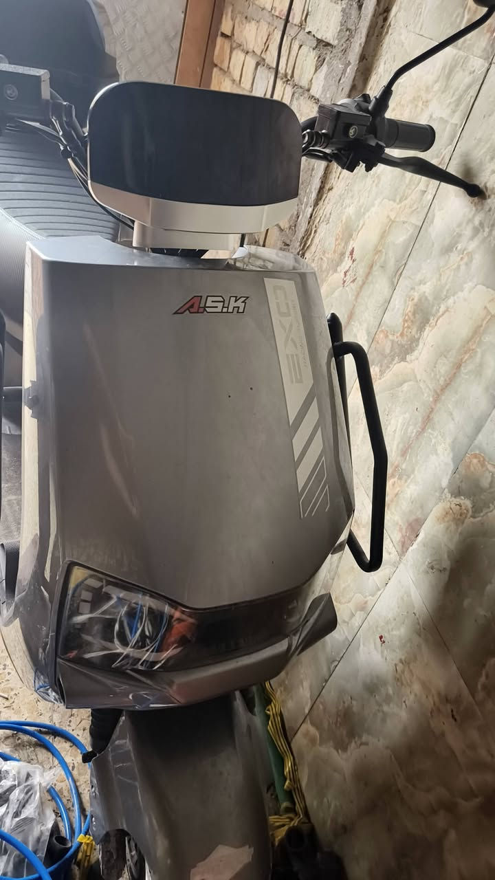 دراجه شحن 6بطاريات عنوان بغداد مدينة الصدر شارع الفلاح ***********
