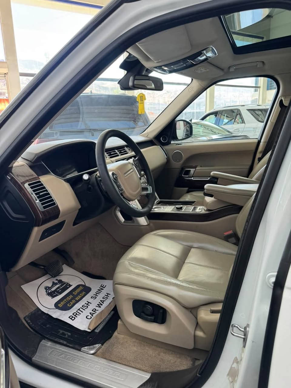 🔥 للبيع Range Rover 2016 – أبيض 🤍 🔥
للبيع رنج روفر موديل 2016، لون أبيض، شكل وهيبة الرنج المعروفة 😍

📌 المواصفات:

• موديل: 2016

• اللون: أبيض

• ماشية: 125,000 ميل

• واردة عن طريق شركة سردار

• Clean Title – كلين تايتل

• صبغ: مجرد بخ بسيط بين باب نفر الأمامي والخلفي

• باقي السيارة بحالة ممتازة حسب الفحص

• رقم دهوك وجاهزة للتسجيل/الاستخدام

• السيارة موجودة في دهوك

💎 مواصفات Range Rover L405:

• دفع رباعي 4×4

• قير أوتوماتيك 8 سرعات

• تعليق هوائي Air Suspension

• نظام Terrain Response للطرق المختلفة

• مقصورة فخمة ومقاعد جلد

• كاميرا خلفية وحساسات

• تشغيل بصمة / Keyless حسب الفئة

• فتحة سقف حسب التجهيز

• نظام صوت فاخر حسب الفئة

🚙 الرنج روفر 2016 معروف بالفخامة، الراحة، القوة، وقدرته العالية بالطرق والسفر، ومع نظام الدفع الرباعي والتعليق الهوائي يعطيك قيادة مريحة وفخمة بنفس الوقت. (Edmunds)

📍 المكان: دهوك

📞 للاستفسار والتفاصيل: مراسلة خاص

او اتصل عل هذا رقم 

***********

❗ السيارة قابلة للفحص بأي مكان تختاره، والجاد يتفضل.
