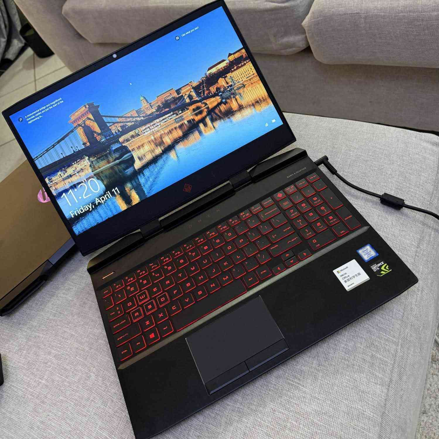 السلام عليكم
لابتوب كيمنك HP OMEN 15 GAMING
المعالج Core i7 9750H كور اي سفن جيل تاسع فئة H اعلى فئة
الرام 16 كيكا DDR4
الهارد 1: Ssd M.2 256كيكا
الهارد 2: واحد تيرا 1T HDD
كارت الشاشة الخارجي NVIDIA GTX 1650 (4كيكا)
كارت شاشة الداخلي Intel uhd graphics (8كيكا)
حجم الشاشة 15.6 ips Full HD 
كيبورد RGP احمر 
لابتوب نضيف كلش ومعتني بي وبنظافتة يشغل العاب قوية وكل البرامج الهندسية والتصميم والبرامج الامن السيبراني
مكاني بغداد الكرخ 
السعر 750الف 
واتساب ***********
