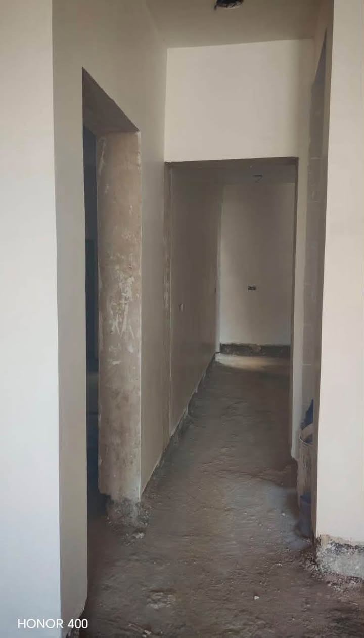 خلفه جص وبورك متفرغ شرط شغل درجه اولى بغداد ونشتغل بكل مناطق بغداد ***********

نص مكتوب في الصور:
- HONOR 400