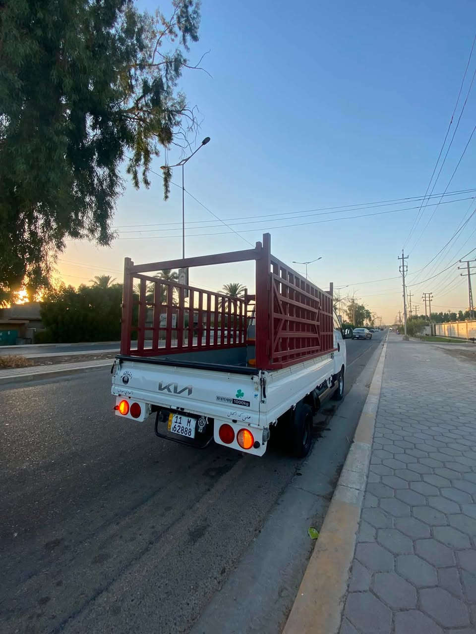اعادة نشر بسبب الوعود الكاذبه #اذا_ماتشتري_شكو_تنطي_كلمه
السلام عليكم 
كيا بنكو ( غاز فقط ) موديل 2020  محدث شكل 2023 مال كهرباء رقم بغداد بأسمي تحويل ثاني يوم السياره حلوه وجديده مكينه جديده كير عادي السياره بيهه تانكيات2 اضافيات 60لتر والتانكي الثاني80 والبلادي 80 لترالمجموع عندك 220لتر السياره بيهه تخم تايرات امامي خلفي مواصفات فول تدفئه كشنات تدفئة وستيرن وتدفئة مري والمري كهرباء ( شفط ) 
السياره جديده وحلوه والصور تحكم 
( السعر135 )وبيهه مجال الي ماعجبه السعر ليكسر بالسياره والي عاجبته يشلع عيوني 
مكاني بغداد المدائن للأستفسار وتفاصيل اكثر ⬅️☎️***********
ملاحظه ‼️🛑 والبيع بدون محجر
