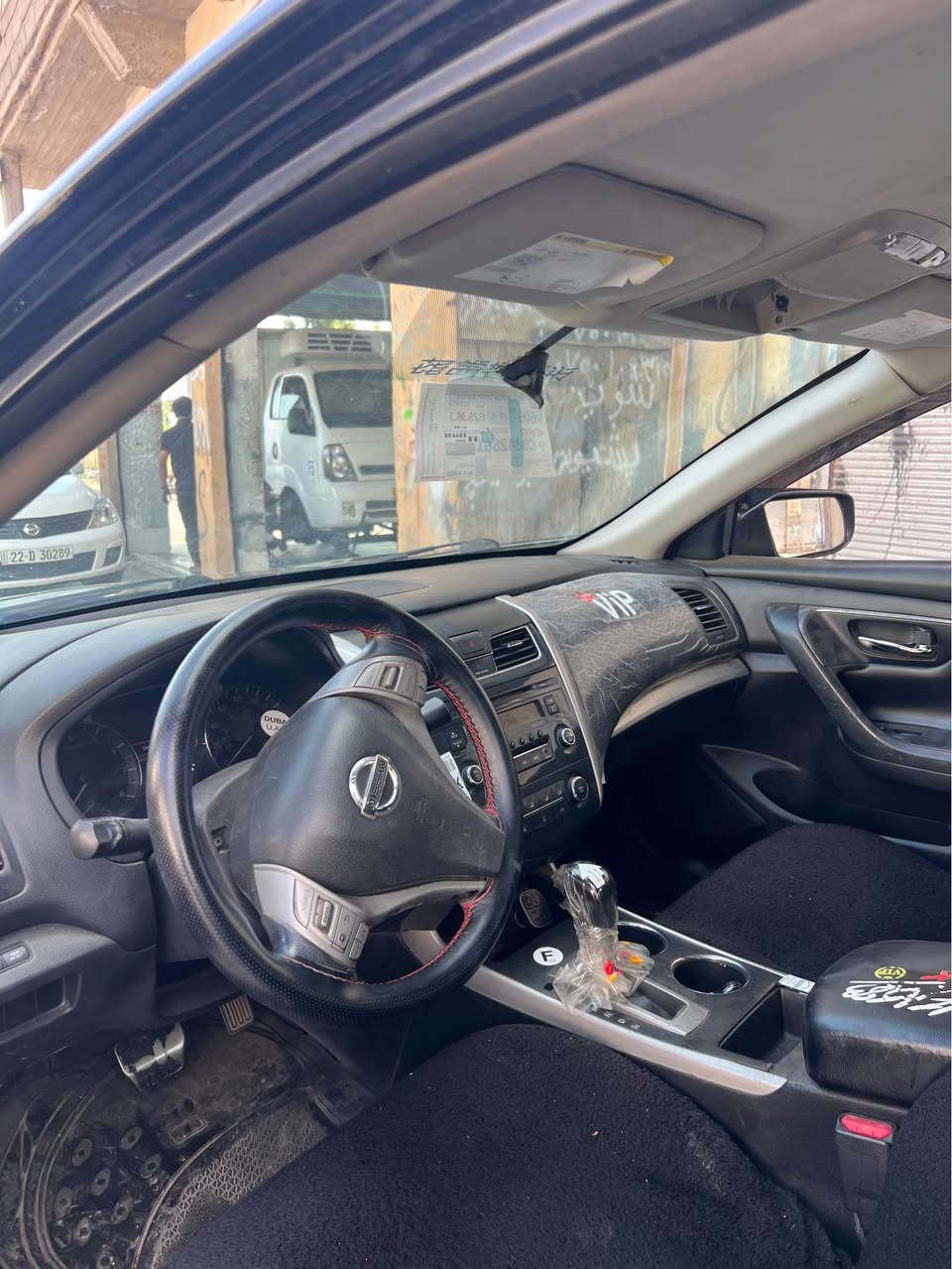 Altima 2015 ئاڵتیما🌹
ئاڵتیما براوە جوان 2015
ڕەش سارەکە هی ماڵانە زۆر جوانە 
تازە پۆڵیش کراوە 
ڕۆنی گێر و مەکینە گۆراوە 
بێ مەسروفە زۆر خاوێن و جوانە 
هەیکەلی لوس و جوانە 
سەقفی بۆیاخی نیە 
بەسمەیە گێر و مەکینە بەشەرتە 
کۆدی بۆ کراوە بێ سەر ئێشەیە 
Zhm: *********** رانية, السليمانية
