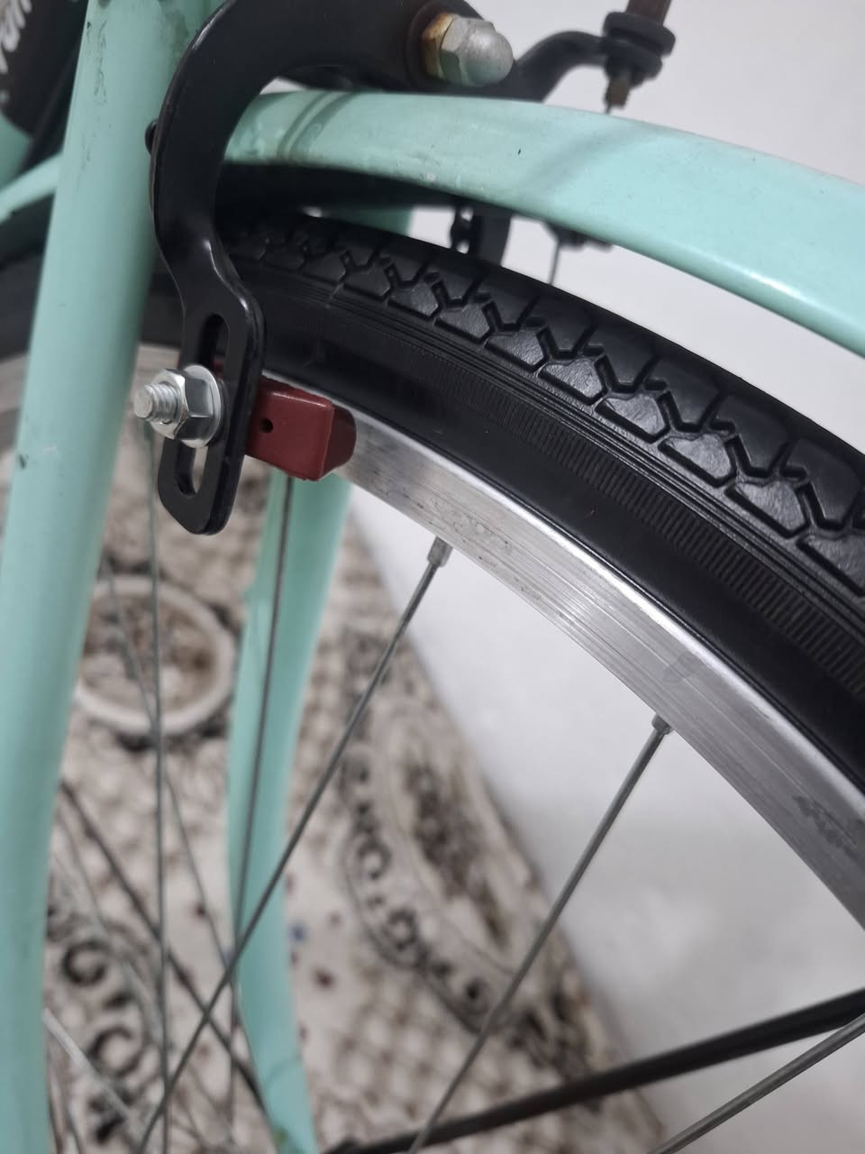 🚲 دراجة يابانية بالة – Super Original 🚲
​إذا كنت تبحث عن الجودة الحقيقية والمتانة العالية، فهذا هو الخيار الأفضل!
​النوع: سوبر (Super Original) – بالة ياباني أصلية
​الحجم: 26
​الموديل: 2017
​الإطارات: من ماركة Bridgestone الشهيرة
​نظام السرعات: 6 غيارات تعمل بكفاءة وبدون أي مشاكل
​القفل: قفل مركزي (Central Lock) 🔒
​الإضاءة: LED مغناطيسي (يعمل تلقائياً مع دوران العجلة بدون الحاجة لبطارية) 💡
​الحالة: نظيفة جداً، جاهزة للاستخدام 100% ولا تحتاج لأي مصاريف
​📍 الموقع: أربيل
📞 للتواصل: ***********
