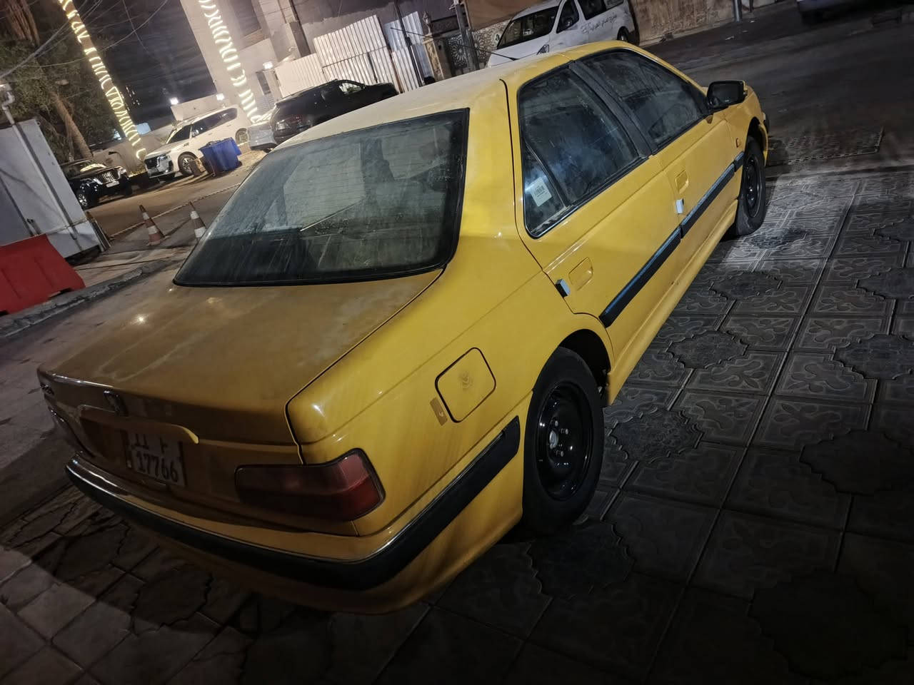 بيجو بارص ٢٠١٥ بيها هلالات تصليح + جاملغ بي صبغ أمامي والبنيد موضح بالصورة السياره كامله كبل للشارع *********** السعر ٣٥ قفل
