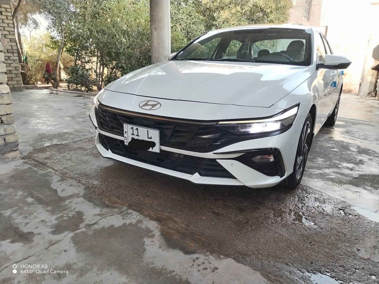 النترا موديل 2024 خليجي مكفولة كفاله عامه محرك 2000 دوش فئة20
رقم بغداد انكليزي بسمي تحويل مباشر 
المواصفات:
ماشيه:40الف
الكاميرا الخلفية
مستشعر وقوف
فتحة السقف
بصمة
مسند الذراع
مرايا جانبية كهربائية
نوافذ كهربائية
حساس المطر
كير طياره
شاشة
التحكم التلقائي في درجة الحرارة
نظام فرملة الطوارئ
2 وسادة هوائية
6 وسائد هوائية
المصابيح الأمامية LED
مانع الانزلاق
قفل مركزي للأبواب
لوحة قيادة رقمية
إضاءة عن بعد
أبل كار بلاي
ABS
رادار
كشافات ضباب
شاحن لاسلكي
تعليق تلقائي
وضع القيادة
التحكم الإلكتروني في الثبات
نظام التوجيه الكهربائي
قفل الأمان للأطفال
حساسات ضغط الإطارات
عدد المقاعد: 5
مكان السيارة :كربلاء طويريج 
السعر 175وبيه مجال 

الهاتف: ***********

نص مكتوب في الصور:
- HONOR X8
- 64MP Quad Camera
- HONOR X8 64MP Quad Camera