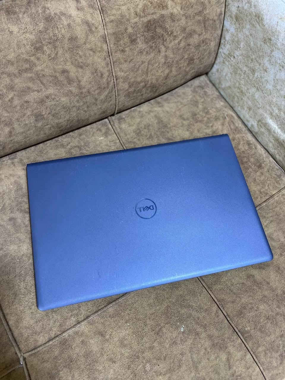 لابتوب DELL للبيع نظيف ومستخدم شهرين فقط لابتوب كامل جميع الملحقات ورخيص جوه السوك
💻 للبيع لابتوب Dell Vostro 3520
 نظيف ومستخدم شهرين فقط لابتوب كامل جميع الملحقات ورخيص جوه السوك

🔹 المعالج: Intel Core i3-1215U – الجيل 12
🔹 الرام: 8GB
🔹 التخزين: SSD سعة 256GB
🔹 كرت الشاشة: Intel UHD Graphics – 128MB
🔹 النظام: Windows 11 – 64 Bit
🔹 الشاشة: 15.6 المرغوب
🔹 الموديل: Dell Vostro 3520
🔹 الحالة: استخدام شخصي كلش نظيف

📌 جهاز مناسب للدراسة، العمل، التصفح والبرامج المكتبية. وايضآ للالعاب

💰 السعر: 400 
📩 للتواصل: ***********
📍الموقع : البصرة
