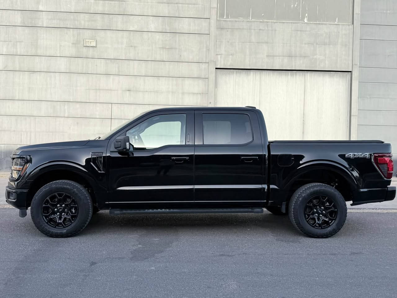 السيارة:-  FORD F-150 XLT 2024
نرخ: ٣٦٥$ ورقە 
رۆیشتن : ١٦ هەزار مایل 
مەکینە : ٦ پستن ٢.٧ تۆربۆ
مواسەفات : XLT پلەس شاشە گەورە بەسمە گێر لە عەرد کوشن جلد کوشن هیتر ٥ کامیرە دبل اکسل ٤*٤ تەنها پانوراما نیە 
زیانەکان : بەبێ سبغە هەندێک pdr هەیە بەبێ ژورەوە 
ئێرباک : سوکان و شانەکان 
رقم شاسی : 1FTEW3LP2RKF48341
شوێنی سەیارە : اربیل
کۆرەک : ***********
ئاسیا سێل : ***********
شرکە رێبوار سالار صالح 
هەولێر جادەی ١٠٠ مەتری  بەرامبەر کۆمپانیای سعد 
…………………………………………………………………
السيارة:-  FORD F-150 XLT 2024
سعر : ٣٦٥$ ورقە
ماشية:- 16 الف مایل ماشي
محرك:- ٦ سلند  ٢.٧ توربو 
مواصفات:- XLT plus شاشة كبير بصمة كير طيارة كشن جلد كشن هيتر ٥ كاميرا ٤*٤ دبل اكسل ماعدا بانوراما 
حادث : بدون صبغ شوية pdr بيها بدون دواخل 
ارباك : ستيرن او بردة طاك 
ملاحظة :  رقم شاصي صور حادث منشور  

1FTEW3LP2RKF48341
مكان سيارة : اربيل 
تفاصيل اكثر الاتصال علی ارقام التاليه 

كورك : ***********
اسيا : *********** 
شركة ريبوار سالار صالح 
اربيل شارع ١٠٠م مجاور شركة ازاد
