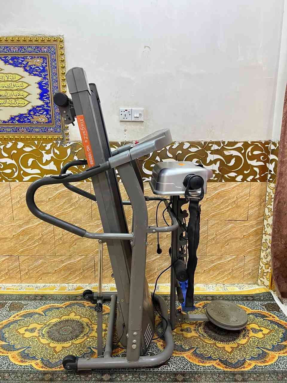 جهاز جري  بي رجاج تكسير شحوم  وبي شناو بطن وبي شاشه تعد وقت سعرات حراريه قياس نبضات القلب مسافه مقطوعه وبي اواكس بلوتوث يحمل 120K وبي حامل الاكواب عدد2 وبي  جهاز يطبك ومياخذ مساحه كامل مواصفات سعره 275 الف بغداد يوجد توصيل لجميع المحافظات ***********

