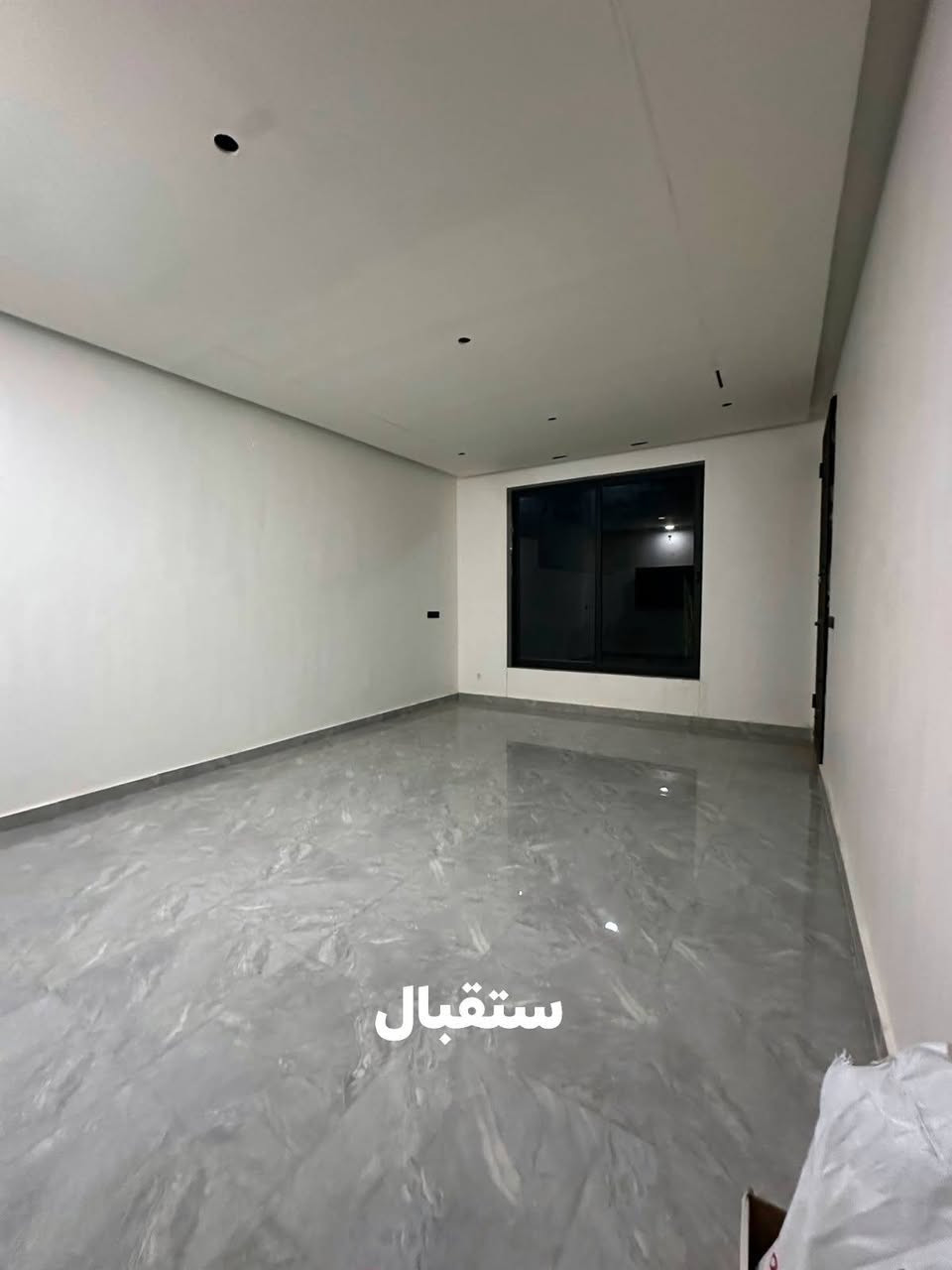 دار للبيع
السلام عليكم دار للبيع

مساه الدار الكليه 350م
بناء سنت 2026
مساحه البناء250م

طابو زراعي سند 25 تحول ثاني يوم باسم المشتري

دار كامل عله اخر حبايه بناء درجه اولا نقص فقط تطبيك الكراج (الطارمه)

عنوان الدار قرب معمل غاز الحله (نادر)شارع الشهيد مصطفى

يبعد عن شارع العام 250م عله نفس الشارع 

للستفسار الاتصال على الارقام 

***********

***********

(ملاحضه اكو فيديو توضيحي كامل للدار)
