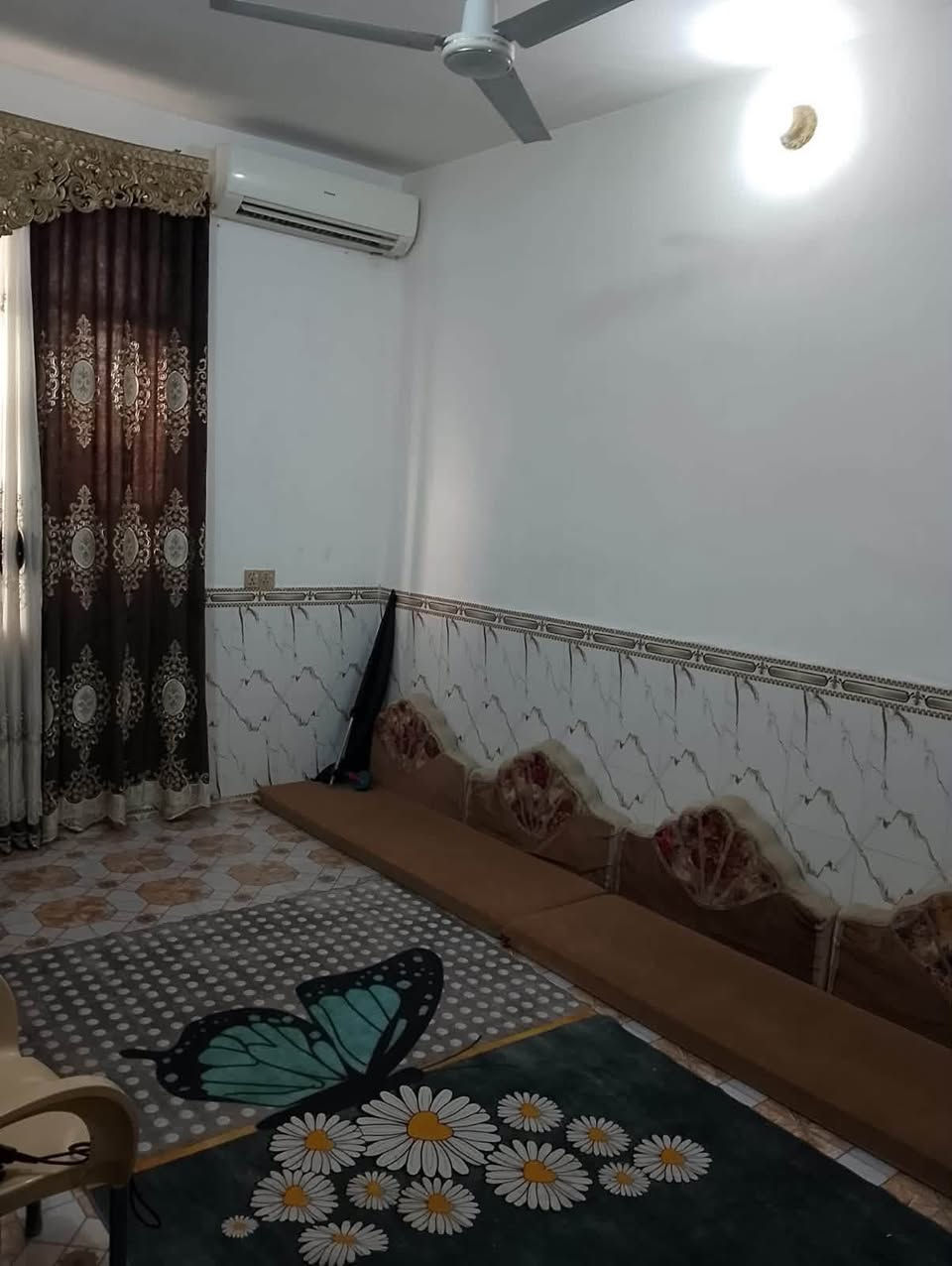 بيت 100 متر حي النداء منطقه 59 قرب المدرسه الورديه بناء صب كونكريت طابق واحد السعر 68 معه المجال البسبط اي استفسار اتصل ***********
