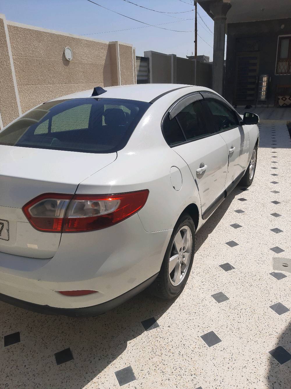 السلام عليكم
رينو فلاونس للبيع
موديل 2013 
محرك 1600cc
تبريد خير من الله
 رقم ديالئ الانكليزي 
سنويه لل 29
الاستفسار الاتصال علئ الرقم ***********