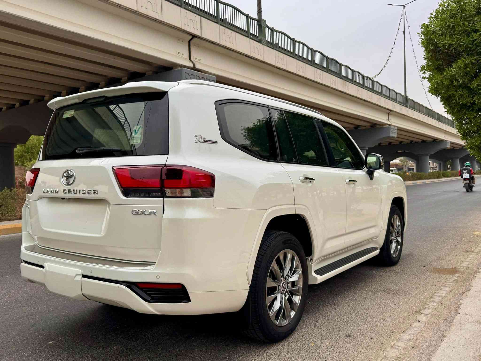 لاندكروز GXR • ٢٠٢٢ • ماشيه 60 الف