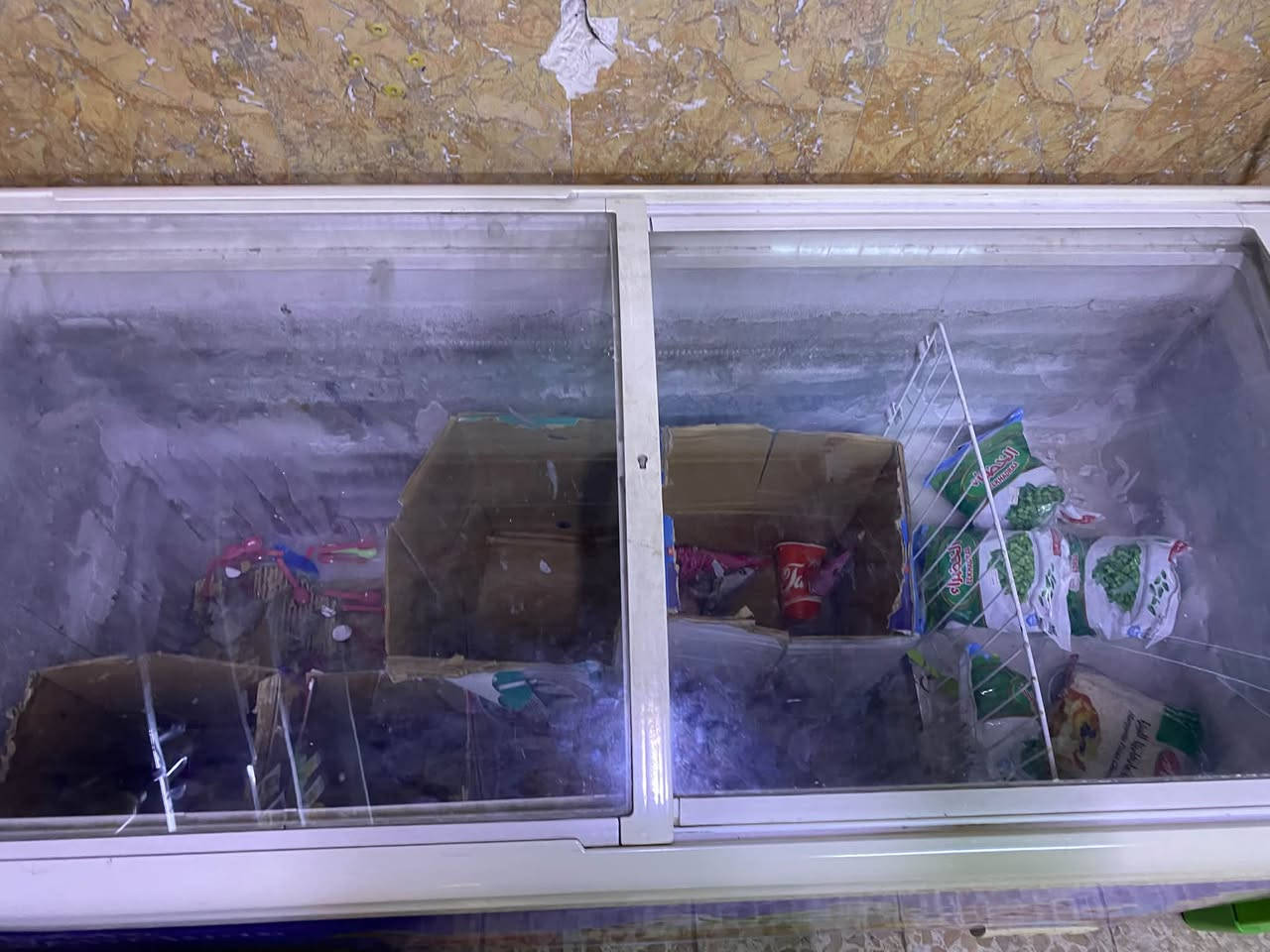 السلام عليكم
تصفيه أسواق للبيع 
مكاني بل نجف بحي ابو طالب 
تفاصيل وتساب 

***********
