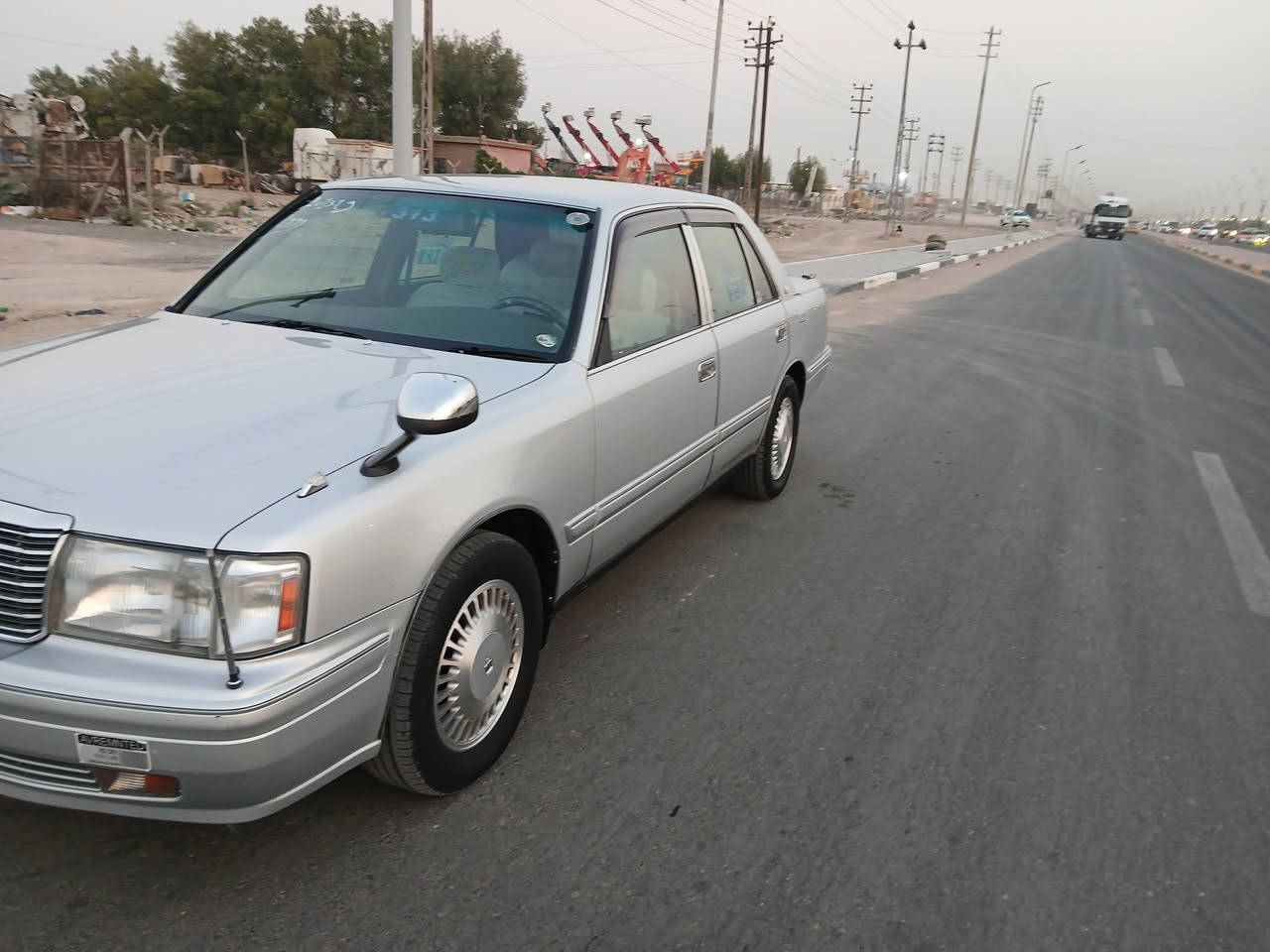 سلام عليكم سياره راس الثور موديل 1999 بيه رقم مصحح بل شاصي مكفوله من الكص والضربه تبريد شغال سياره حداده جديده سياره خمس دكم اصل العنوان بصره زبير.  السعر 90 بيه مجال.   الرقم ***********

