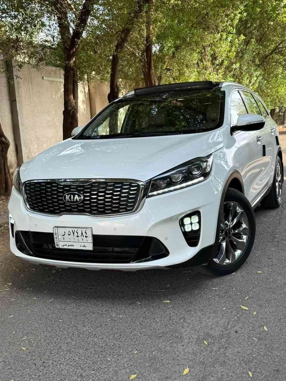 كيا سورنتو 2019 خليجي للبيع فقط 6 سلندر  cc3500  فول مواصفات 1/1 ماشية 135 الف كيلو 
رقم بغداد مشروع وطني 
مكينة وكير كفالة عامة 
تبريدها ثلج 
تخم تايرات جديدة دسكات جدد منظومة فيت بم جديدة وعليها ادامة جديدة بلكات ونوزلات ومجاول وفلاتر وباتري جديد 
مواصفاتها بانوراما دفع رباعي Awd 
لايت امامي خلفي لد ، بصمة تشغيل +ابواب ، الباب الخلفي كهرباء ،تحكمات ستيرن جهتين واربع وضعيات قيادة ، شاشة +تبريد شاشة منفصل ٣ قطع ، مري شفط وترحيب، كشنات حارد بارد +كشنات خلفية حار + المقاعد الامامية تحكم كهرباء، الانارة الداخلية لد, سايد بريك بصمة + اوتو هولد ، بردات خلفية بلادية ، ويل بلادي ١٩ نيكل ، سبيرها ما نازل 
بيها pdr على كد شبر باب عكس السايق وطخة بالجاملغ فقط وموضحة بالصور الباقي كفالة عامة 
مكانها بغداد حي القاهرة 
السعر 235 $ 
للاستفسار الاتصال على هذا الرقم 
***********
