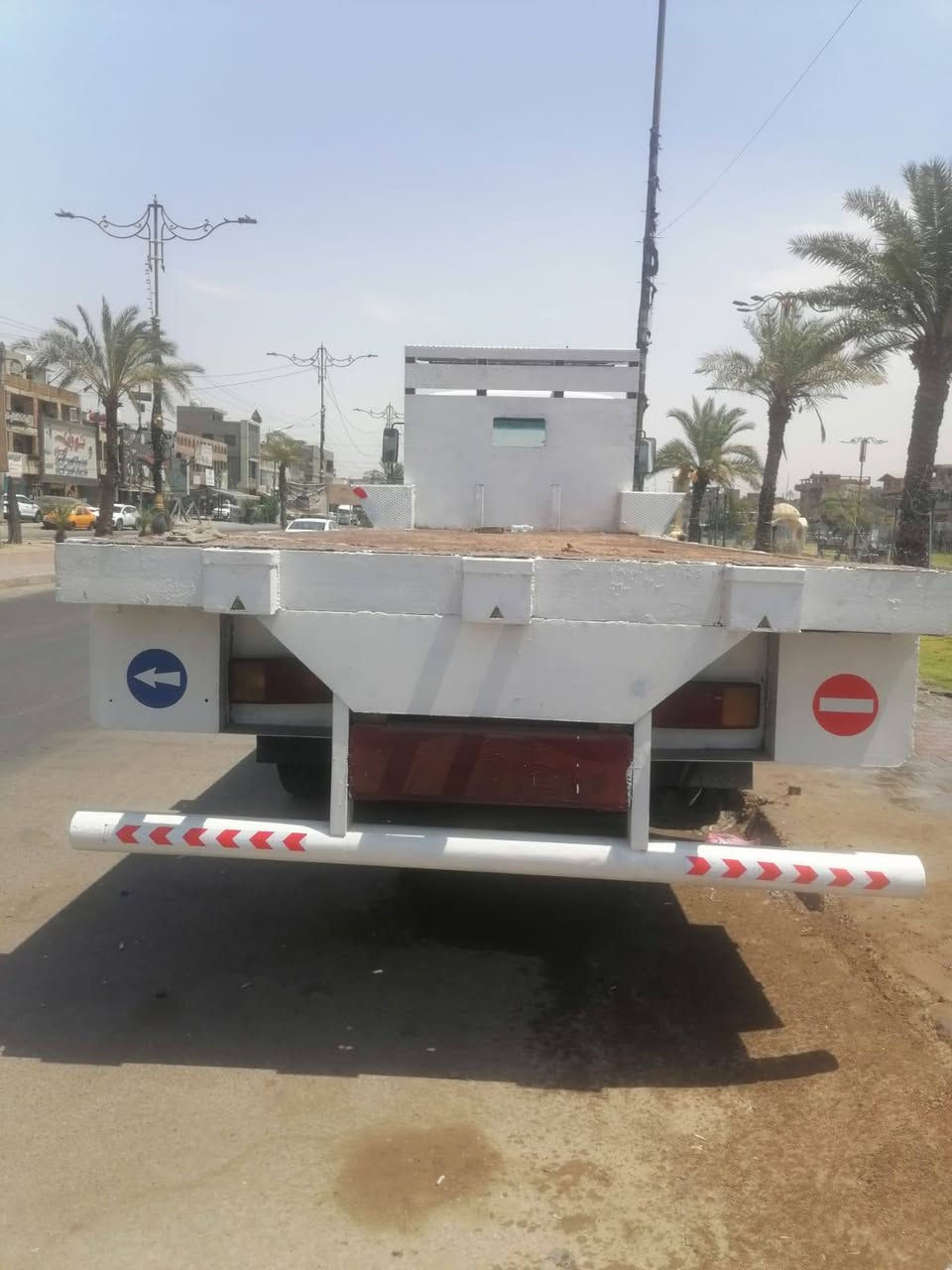 سيارة ماجروس للبيع رقم موميز ذي قار انكليزي محرك ٦ سلندر عدل طول بدي 6/75 امتارجاهزة من كافت نواحي محرك كير اكسل شاصي اطارات شرط تحويل اتصل على صاحب سيارة ابو يوسف ***********
