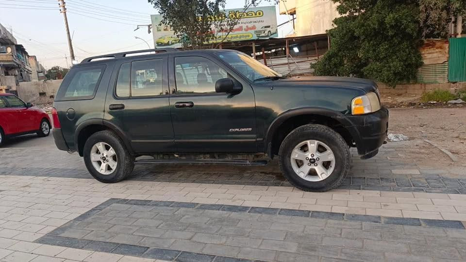 فورد اكسبلور 2004 
بأسمي رقم انكليزي محرك بلادي لاصرف ولاتبخير السيارة موجودة في بغداد 
رجاءً بس الشراي يتصل 
***********
