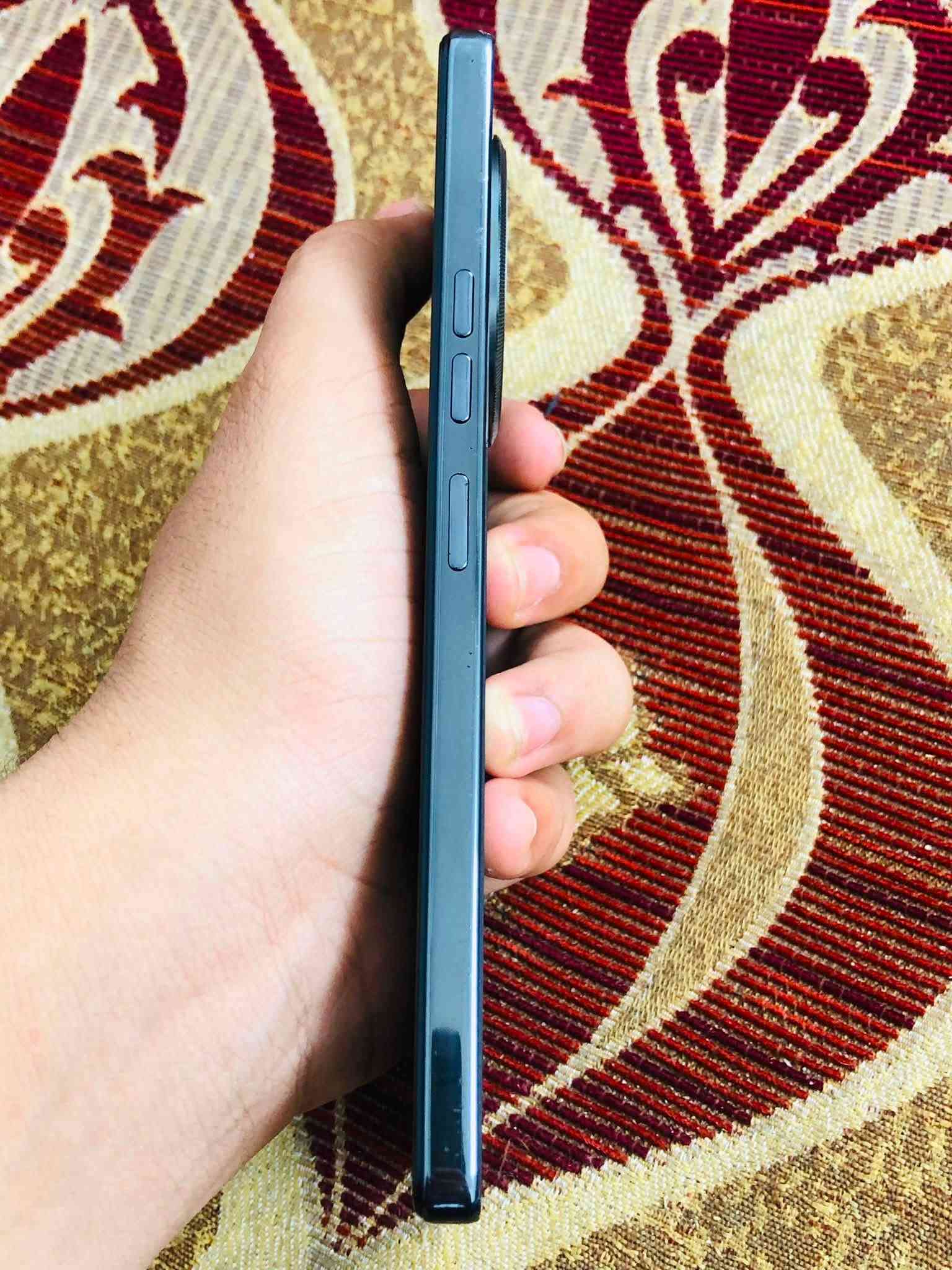 تكنو كامون 30 5G مكفول كامله عامه ذاكره 256 بلا ملحقات الجهاز بعده كارتون جديد بمعنئ الكلمه مراوس او بيع 275 وبي مجال بصيط ***********
