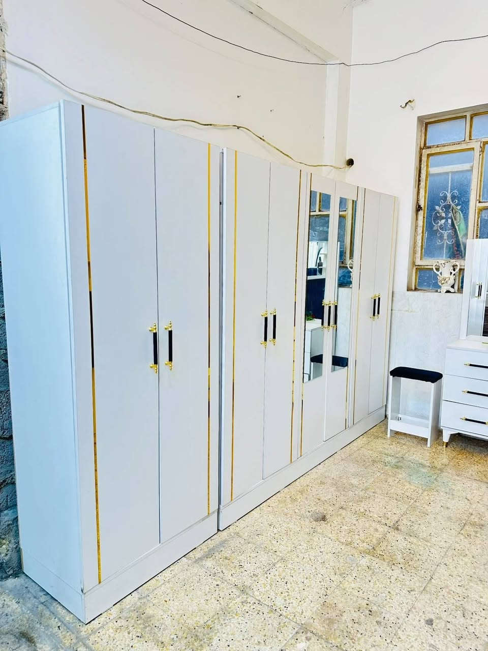 بمناسبه قدوم فرحه الزهره واكيد عرسانه يستاهلون غرفه مرتبه ونازكه وسعرها مناسب ❤
وفرتلكم 
غرفه تركي بهالجمال والنضافه فول ٩٠٪💯
 تتكون من7 قطع بيها كنتور اضافي 
بسعر ٧٠٠ الف وبس ✅😍
شامل التوصيل والشد داخل بغداد مجاناً
تواصل خاص أو واتساب ***********
