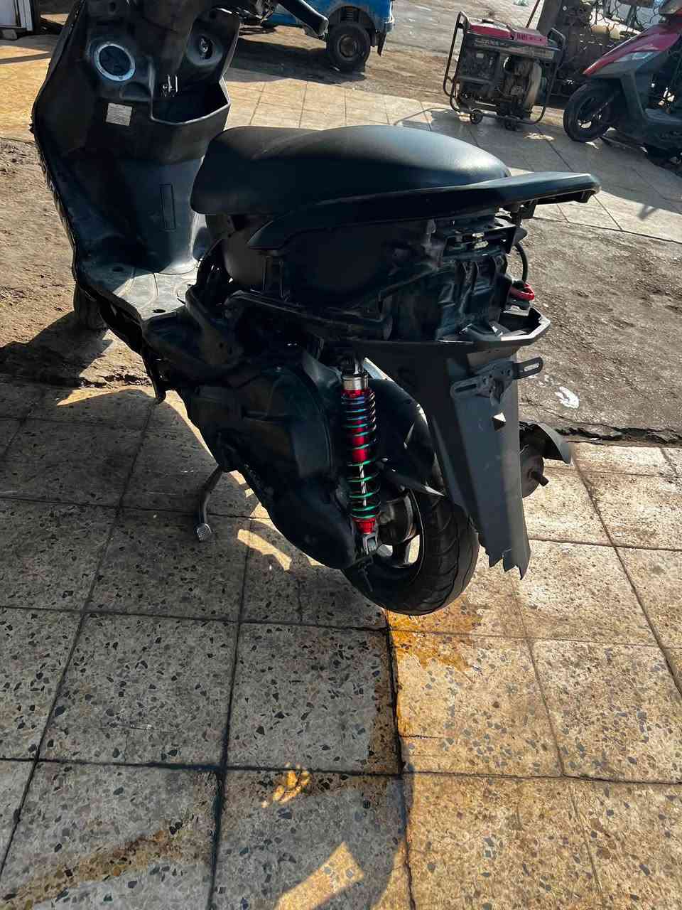 سكنس فحل كايريتر للبيع كهربائيات كله شغال لايت عالي ناصي رماش بيه زنون كلش قوي سلف نكره بكل وكت وهندر شغال ماعده الهورن 
حته الضفيره مال بك لايت شغاله واشاير شغاله بس يرادله كفرات مكينته خرسه شلعه قوي و ادك معدل 102 بيه تعلاكه رياضي وبيه دبلات رياضي TWH مكينه بلاديه ما مفتوحه بس قباقه  
قيمه بال يرضي الله وتعال اخذه 
***********. مكاني حي اور 
لحد يطب ويضل يسولف ذاكر كلشي بالمنشور 
نقصه دشبول وكفرات
