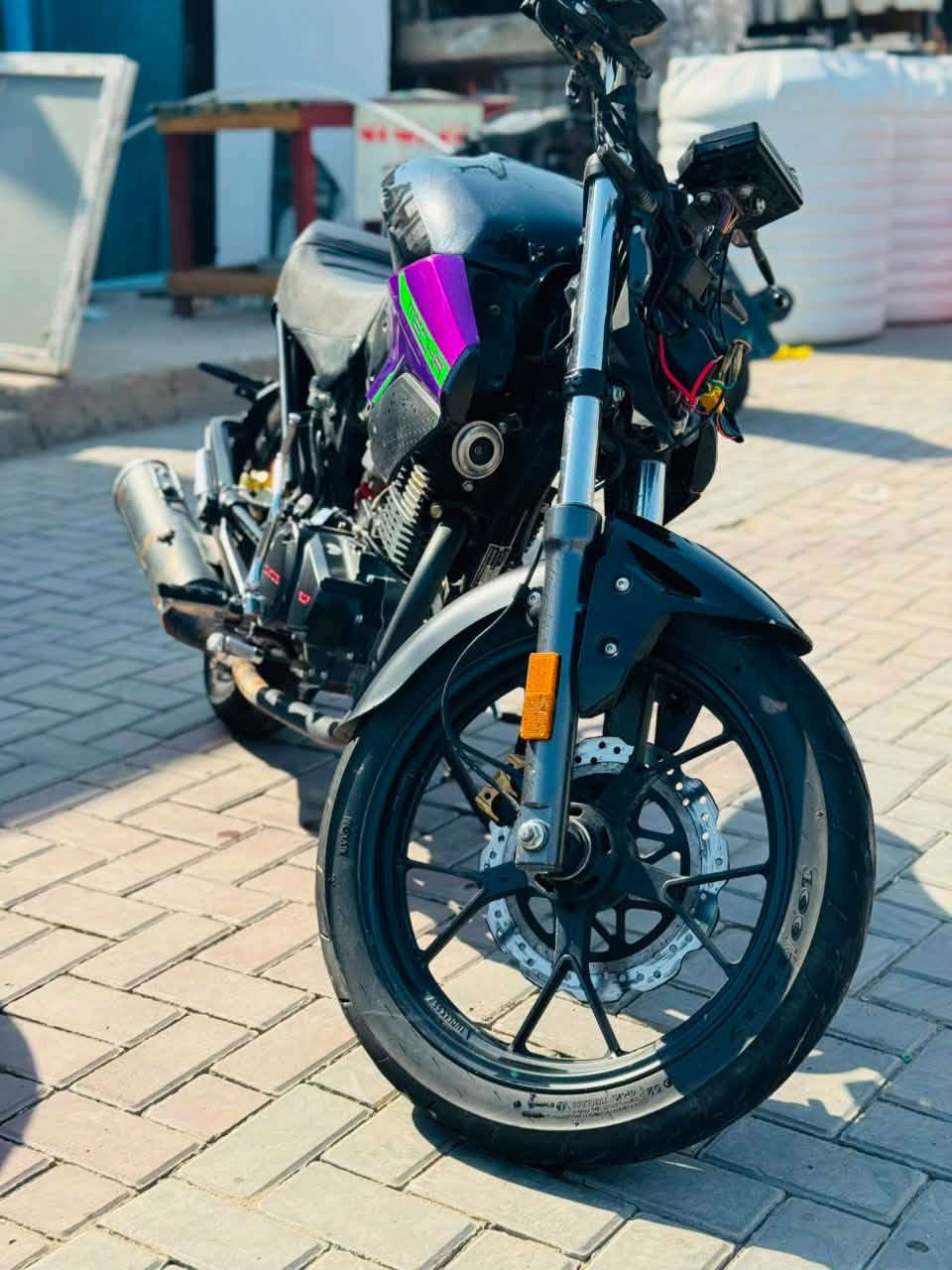 بنللي • ٢٠٠ • ٢٠٢٤