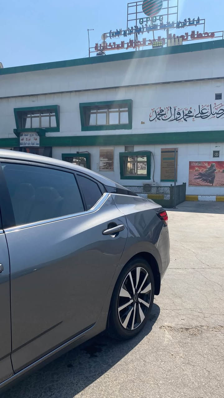 نيسان سنترا 2021 فول مواصفات
وارد امريكي / تقرير غرق 
معوقين والمعوق موجود ينطي وكاله
سياره نضيفه من ناحيه الحداديه والمحرك والغود والكير كفاله 
بيها شكم طخه
وحده بلجاملغ الخلفي  جهة السائق و طخه بل باب الامامي (العبري) 
وطخه في الصندوق مصلحه
سياره فول فول مواصفات PLUS
دواخل مميزه كشن السائق كهربائي 
كشنات تدفئه 
رادارات اماميه وخلفيه جميعها شغاله بدون اي عطل
نقاط عمياء 
شاشه تدعم Apple carplay/androied Auto
فتحه في السقف / سياره فول مواصفات اعلى فئة
والبدي نضيف والسياره ماناقصهة اي شي
السعر /شده و10 ورقات وبيها مجال

مكاني بصره دور الصحه
الرقم/ ***********
