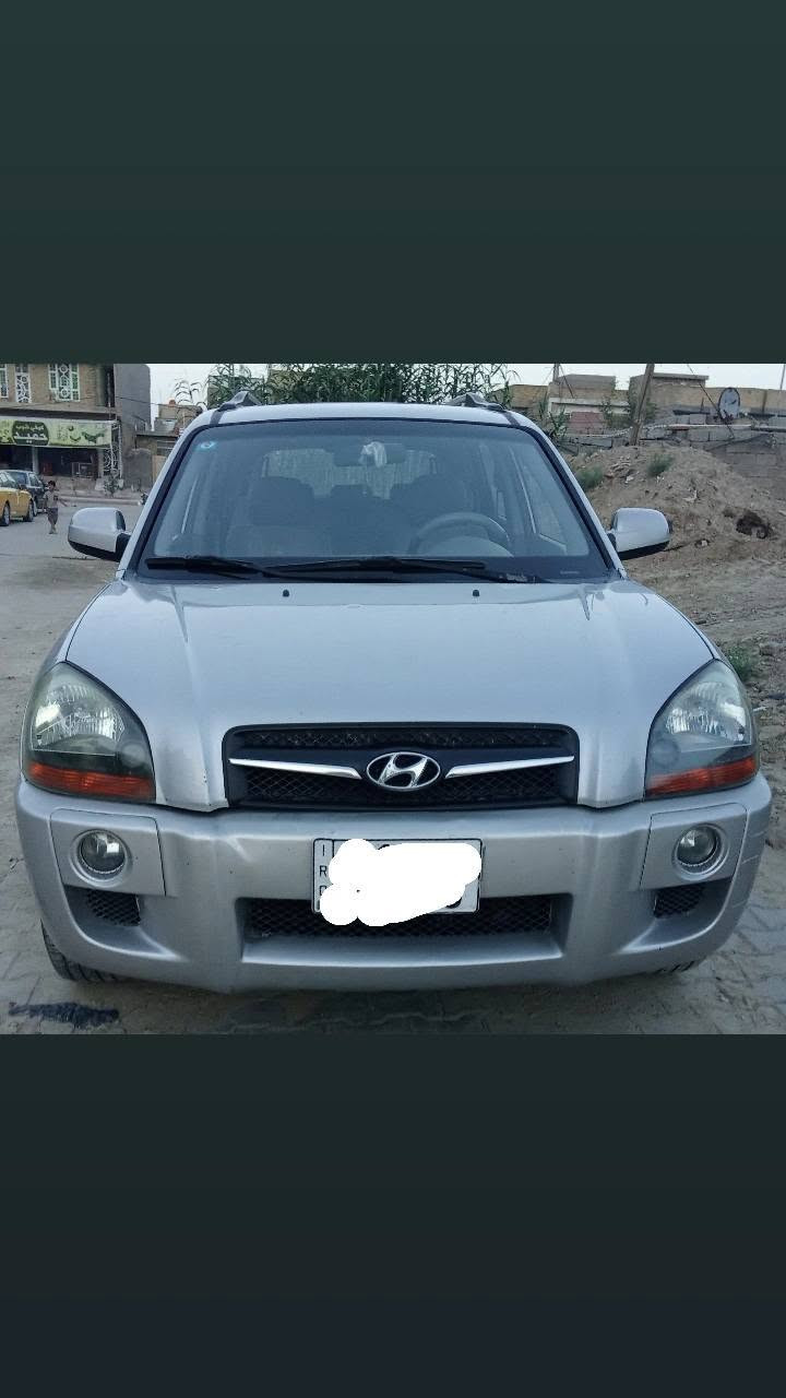 السلام عليكم سياره توسان موديل 2009رقم بغداد انكليزي محرك سته سلندر2700 تخم تاير تبريد  فتحه سقف وارد خليجي  بيها باب واحد صبغ و جاملغ فقط اثر جراد  السعر 115 مكان واسط ***********
