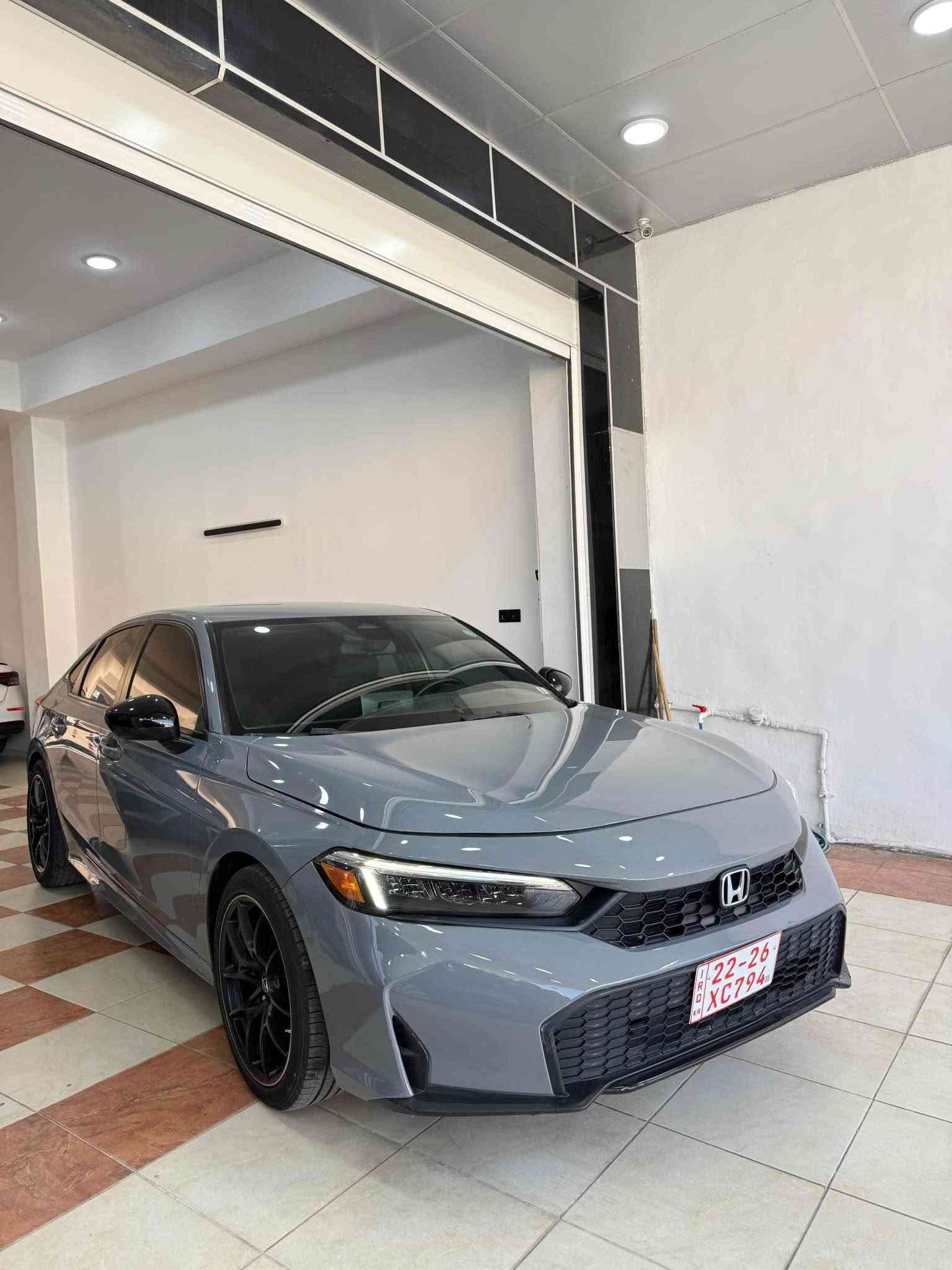 Honda Civik 2025 
مواصفات Sport 
محرك 2.0 تنفس طبيعي ماشية 15 الف 
كير محرك رادار بشرط
صبخ جملخ و باب و حافة بوند بدون دواخل و الشاصي بشرط
السعر 140 ورقة بيها شوية مجال 
المكان السيارة دهوك ***********☎️ دهوك, العراق
