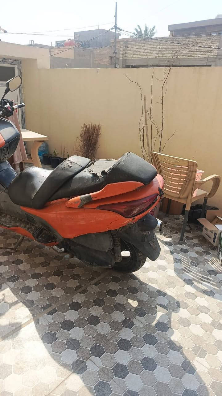 سلام عليكم فورزه  للبيع شغاله نكره سعر ٤٥٠ بيها مجال مكان بغداد البياع ***********
