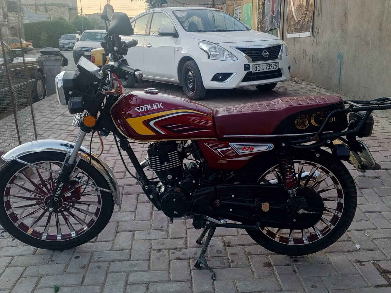سونك  للبيع دراجه بالجيس بعدها  فقط الشاشه مالتها طب بيها مي ووكفت تشتغل نص 
اقل من شهر صالها عندي دراجه كلش جديده 
دراجه خير من الله دهنها كله امزويل  بس محتاج فلوس وجاي ابيع سعرها ٨٥٠ وبي مجال للشراي  مكاني بغداد حي الكوفه او حي اور  
*********** واتساب 
*********** رصيد
