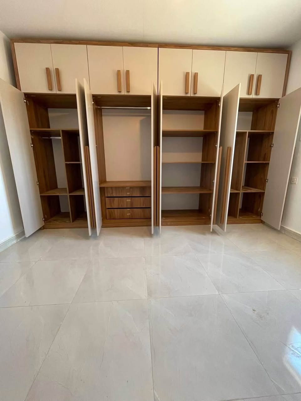 سلام عليكم 
كانتور حسب الطلب 
MDFتركي درجة أولى 
الألوان طلب زبون
***********حسين نجار
