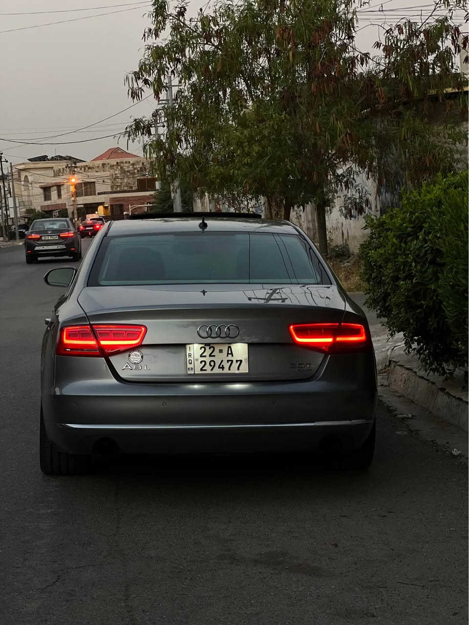 للبيع اودي A8
محرك 6 سلندر 3.0 سوبر جارج
لون نفطي 
السياره لارج L
فول مواصفات 1/1
سلايت
بصمه تشغيل + بصمه ابواب
ابواب شفط
كشنات جلد حار+بارد
كشنات خزن
كشنات مساج
لايتات Led تتحرك معا استيرن
السياره جكات تصعد وتنزل 
وياله حجم 21 اربع تايرات جديد
4 وضعيات قياده 
وبعد مواصفات...
السياره جديد كير ومحرك شرط
1 جمرلغ خلفي صبخ بدون دواخل
تحويل ثاني يوم
السياره رقم اربيل
عنوان السياره اربيل
رقم الهاتف ***********
واتساب موجود✅ أربيل, العراق
