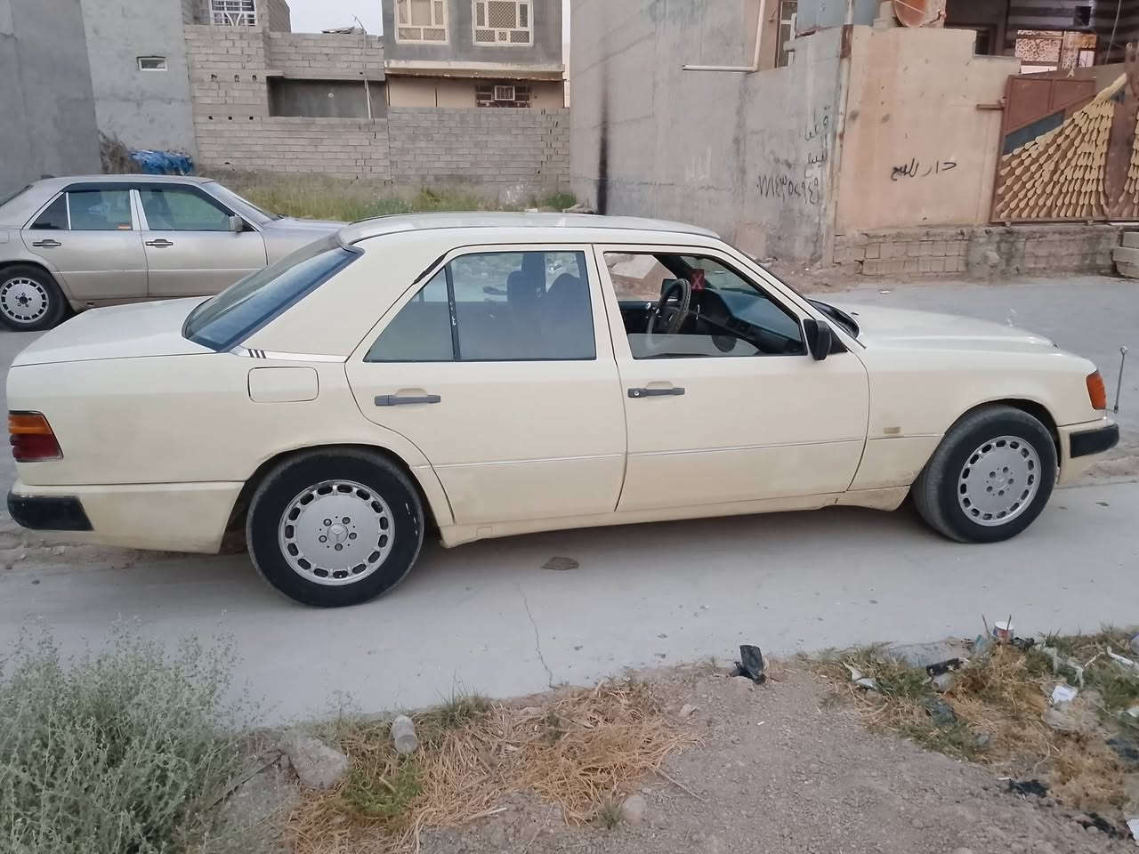 السلام عليكم سيارة مارسدس دب كير مكينة بطه 2500السيارة جديدة سنوية لل31. هزة جديدة رقم انكليزي بغدادالسيارة موديل 90 احلا من الصورة ميكانيك جديد ماناقصهة ايشي خير من الله للبيع السعر 50او للمراوس حسب القناعة اخوان رحمة على والديكم المايعرف بلسيارات لضل ايعلق اودز سيارات ماتسوة فلس ايريد ايراوس ولايكسر ابحاجات العالم تحياتي الكم متواجد رقم واتساب ***********
