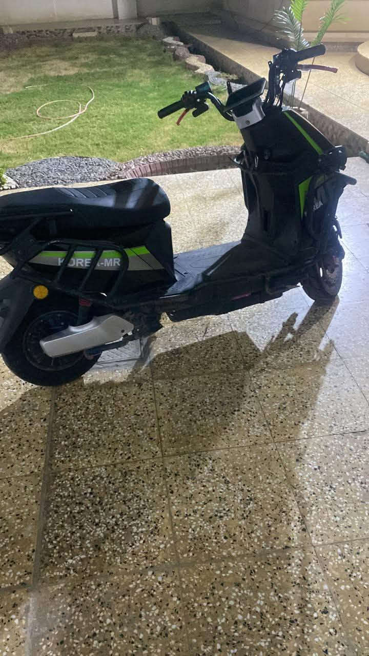 ماطور شحن كوريا Mr حجم جبير  6 بطاريات اكو بي إضرار بس جانبية  متأثر ملحقاته كلها موجوده السعر خاص او ***********
