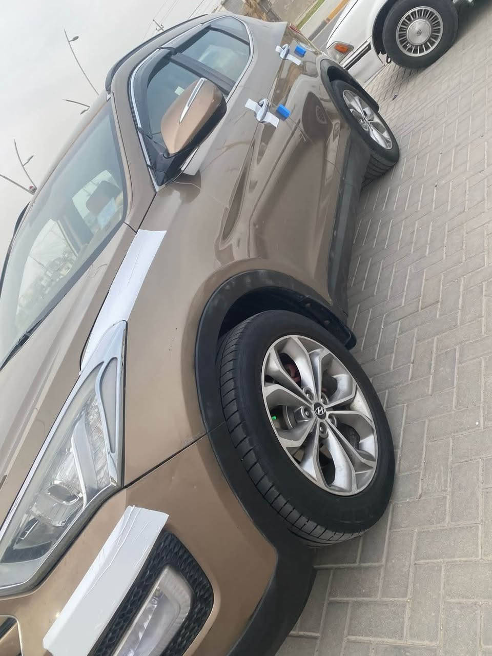 سنتافي خليجي 2013 
محرك 2400
بيها شخوط باب الصدر و بارد وصبغ قليل بالجاملغ الخلفي عكس السايق 
السعر 130 وبيها مجال 
الموقع : البصرة 
للاستفسار ***********
