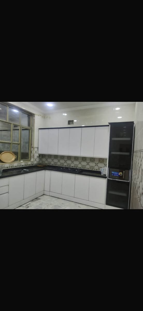 بيت البيع مساحه 110 مربع مدينت الصدر قطاع 24 ثلاث بيت علا شارع الفلاح اربع غرف نوم ستقبال وطبغ و حولي و تلات حمامات بيت بنا جديد رقم صاحب القار *********** اني مكلف بنشره
