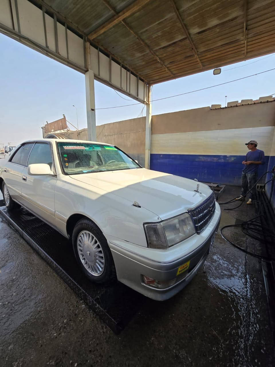 راس الثور فلات للبيع رقم انكليزي أ بصره كفاله عامه فقط من الضربه مكينه 3000 كير وحداديه. وكهربائيات مكفولات وبل ذمه سياره الله شاهد مال جناي السياره كلشي ما ناقصها من جميع النواحي السياره بأسم والدي مكاني البصره الزبير سعرها خاص رقمي ***********
