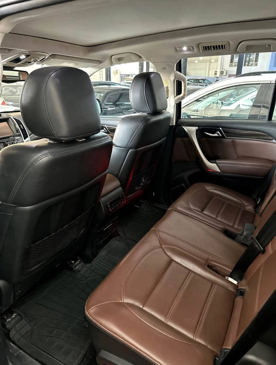 ﷽ماشاالله❤️

(Havall 2020 H9 Luxury 2.0turbo)🔥👌🏻

سـەرەتـا بـە نـاوی خـوای گـەورە سلاوتـان لـیـبـیت
هەڤاڵ H9  قەپات مواسەفات نـمـونـە لـە جـوانـی📦🤍
٣ ریز کـوشـن ئـاخـیر حـەجـمی گـەورە👌🏻
مەکینە ٢.٠ تۆربـۆ🚀
سەیارەکە نمونەی جوانیە لێخورینیکی زۆر زۆر نەرم و خۆشی هەیە هیلاکت ناکا هیج  قەپات مواسەفاتە سەیارەیەکی زۆر جوان و ریک و پێک و ئیختیسادی و عایلەی و گەنجانەو ئافرەتانەشە نمونەی جوانی و پاکیە 📦🤍
یەک حەفتەیە رۆنی گۆراوە و کامل سێرفس کراوە✅

سەیارەکە زۆر جوان و مناسب و رێک و پیکە بێ بۆیاخە بۆنیتەکەی یەک پەنجە ساردی بجوکی پیوەیە کە زۆر جوان جاک کراوە سەقفەکەشی نەرمە تەرزەیەکی زۆر خەفیفی هەیە کە بە جاو دیار نیە هیج 

 سیستەمیکی مکەبەری زۆر زۆر خۆش✅
رەقەم و سەنەویشی تازەیە✅
مواسەفات لۆکژەری فولل فوللە👌🏻

(Eco-normal-sport-snow)✅

کامل کامل ناو سەیارەکە فۆرمیکایە✅
بەسمە✅
پانۆراما✅
گێری تەیارە✅
کوشن جلد✅
سوکان فۆلێۆم✅
بلاجکتۆر✅
سەلاجە✅
شاشە گەورەو کامێرا✅
ئۆتۆ هۆلد✅
ئاوینە کارەبای✅
تعدید سرعە✅
خەتی جادە✅
ڕادار پێش و دوا✅
کامل لید پێش و پشت✅

کامل تەبرید مەرکەزی لە پێشەوە تا دواوە بە سەقفەوە✅

کامل کامل کوشنەکانی کارەبایە ٣ رێز کوشن و کارەبای✅

لایت عەدەسە و لید و زینۆن و خەتی جادە کە تەحەکومی پیوە ئەکریت بە دلی خۆت بۆ بەرزی و نزمی✅

زۆر مواسەفاتی کەی هەیە کە بە نوسین ناوتری تا نەیبینیت مواسەفاتی زۆر جوانە👌🏻

نرخیشی ١٤٠گەڵاو مەجالیکی زۆر زۆر کەمی برایەنەشتی تیایە
شوین سلیمانی✅
*********** Singapore
