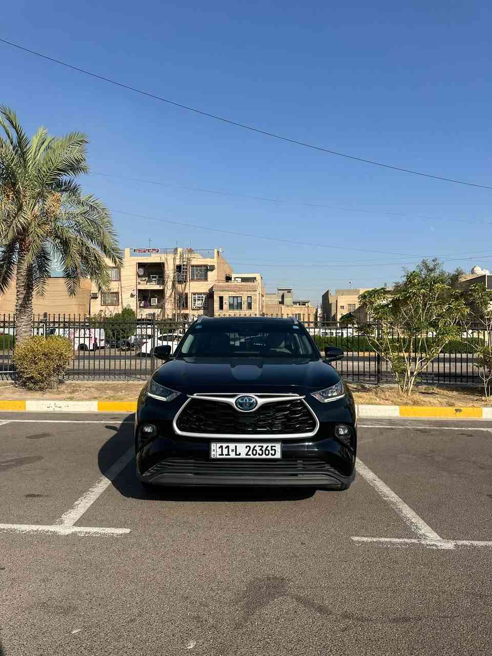 السلام عليكم للبيع هايلندر للبيع خليجي موديل
2022 هايبرد
السيارة فول مواصفات 1/1 
كراسي كهرباء
بصمة تشغيل
شاشة جبيرة
ابل كار بلي
تبريد ٣ قطع
تحديد مسار 
كروس سرعة
فول تحكم ستيرن
لدات داخلي
فتحة سقف
لايتات زنون
داخل جلد ابيض
السيارة كاملة مكملة 
ماشية ٣٠ الف كيلو فقط حقيقي 
بيه ملاحظة بسيطة جاملغ امامي مبدل نفس اللون بدون صبغ بدون طخه دواخل السيارة جديدة بالكارتون
عنواني بغداد المنصور 
او سيدية
للاستفسار :***********
